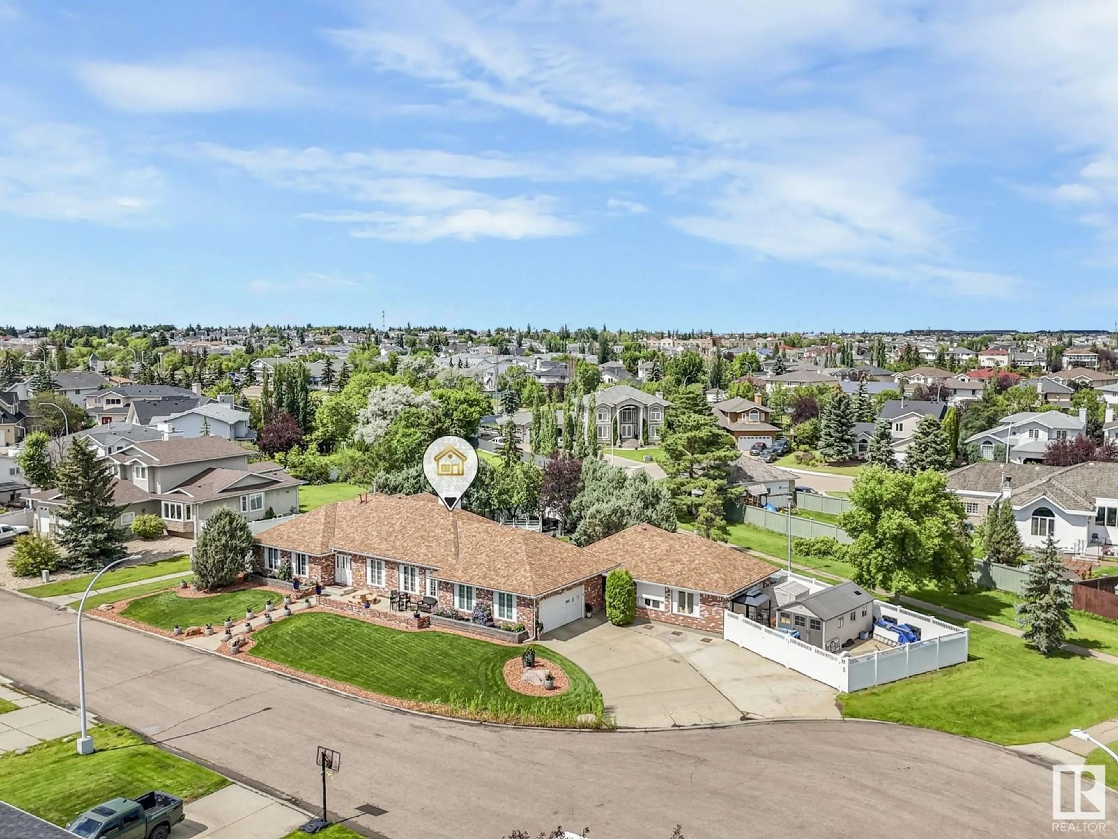 A pic from outside/outdoor area/front of a property/back of a property/a pic from drone, unknown for 5612 152A AVE AV, Edmonton Alberta T5A4X7