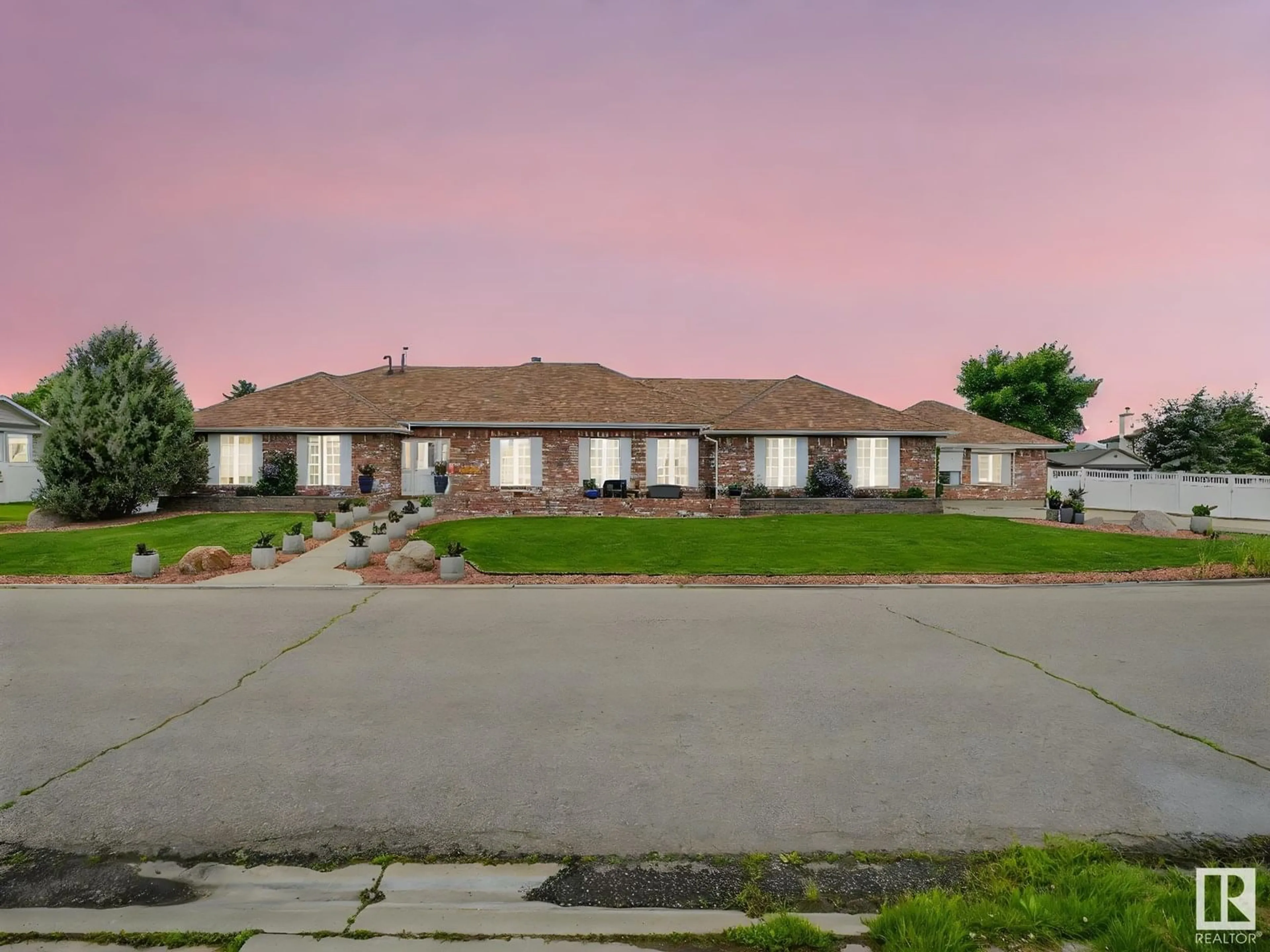 A pic from outside/outdoor area/front of a property/back of a property/a pic from drone, street for 5612 152A AVE AV, Edmonton Alberta T5A4X7