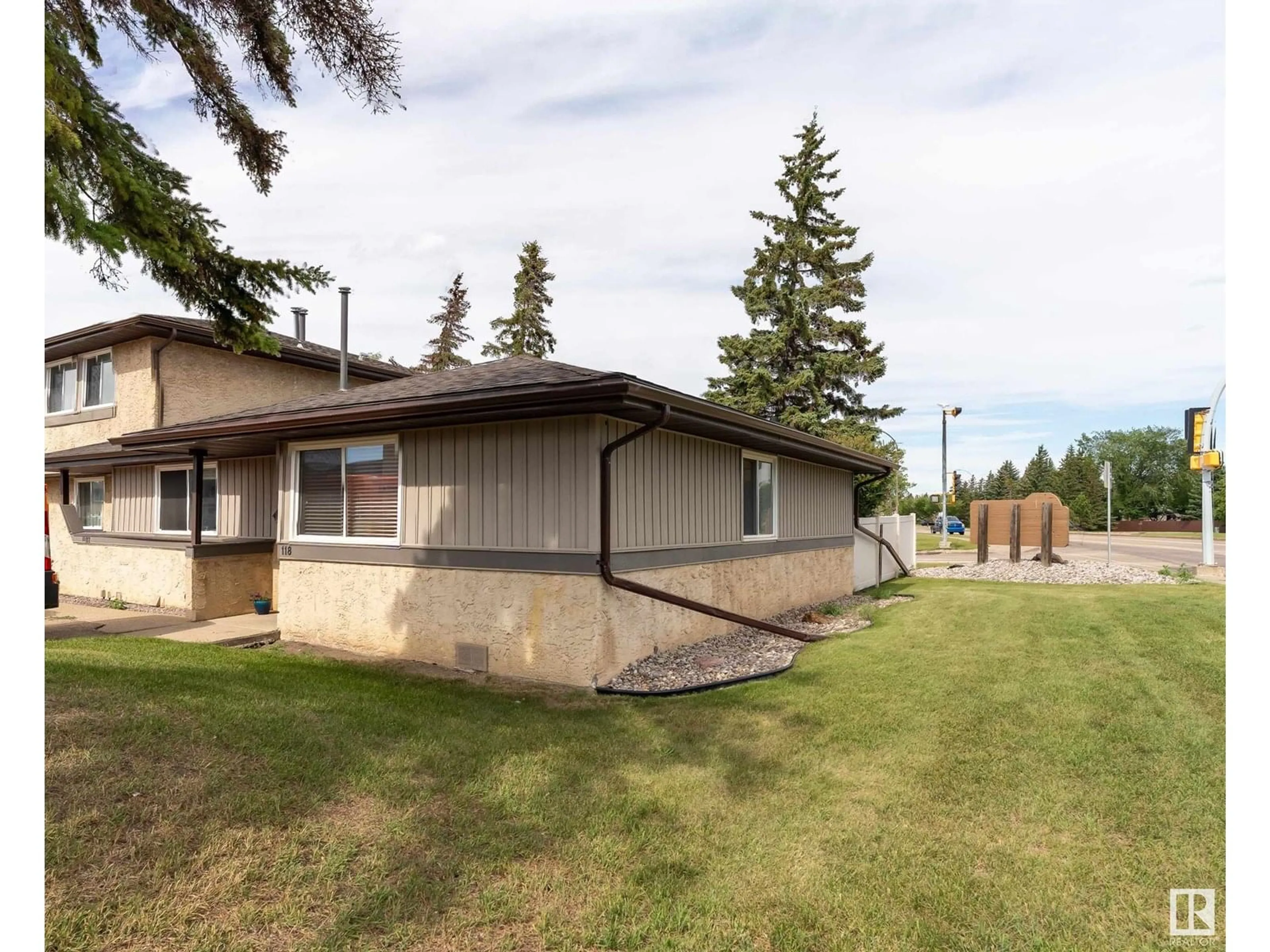 A pic from outside/outdoor area/front of a property/back of a property/a pic from drone, unknown for 118 - 8930 99 AV, Fort Saskatchewan Alberta T8L3L1