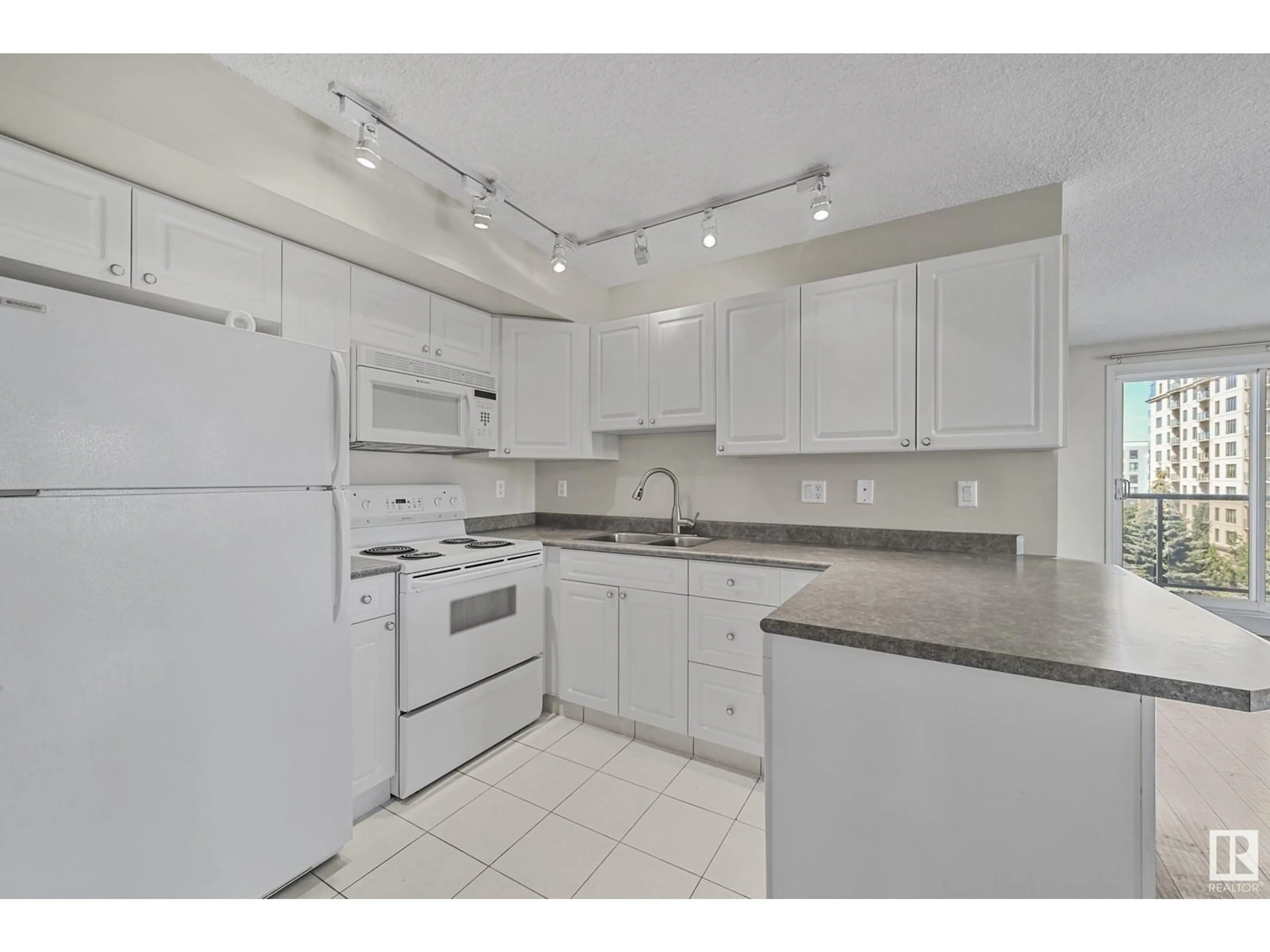 Standard kitchen, unknown for 508 - 10909 103 AV, Edmonton Alberta T5K2W9