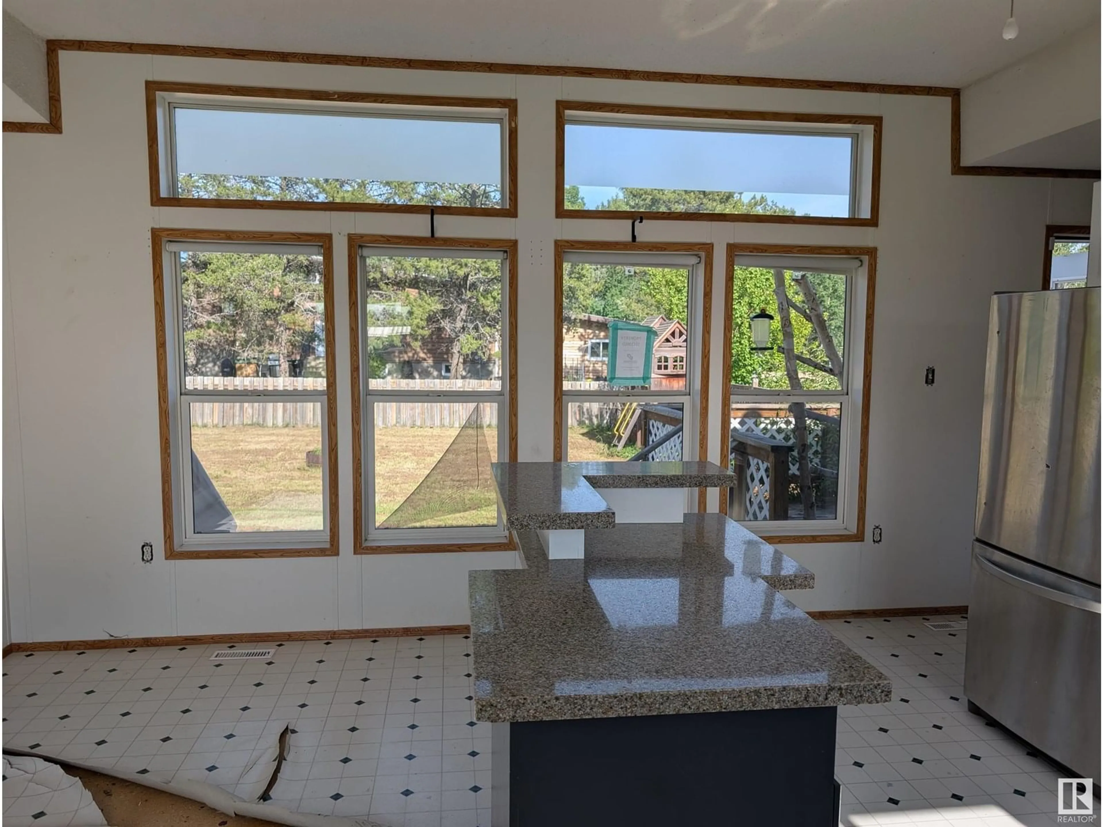 Open concept kitchen, ceramic/tile floor for 5008 49 AV, Pickardville Alberta T0G1W0