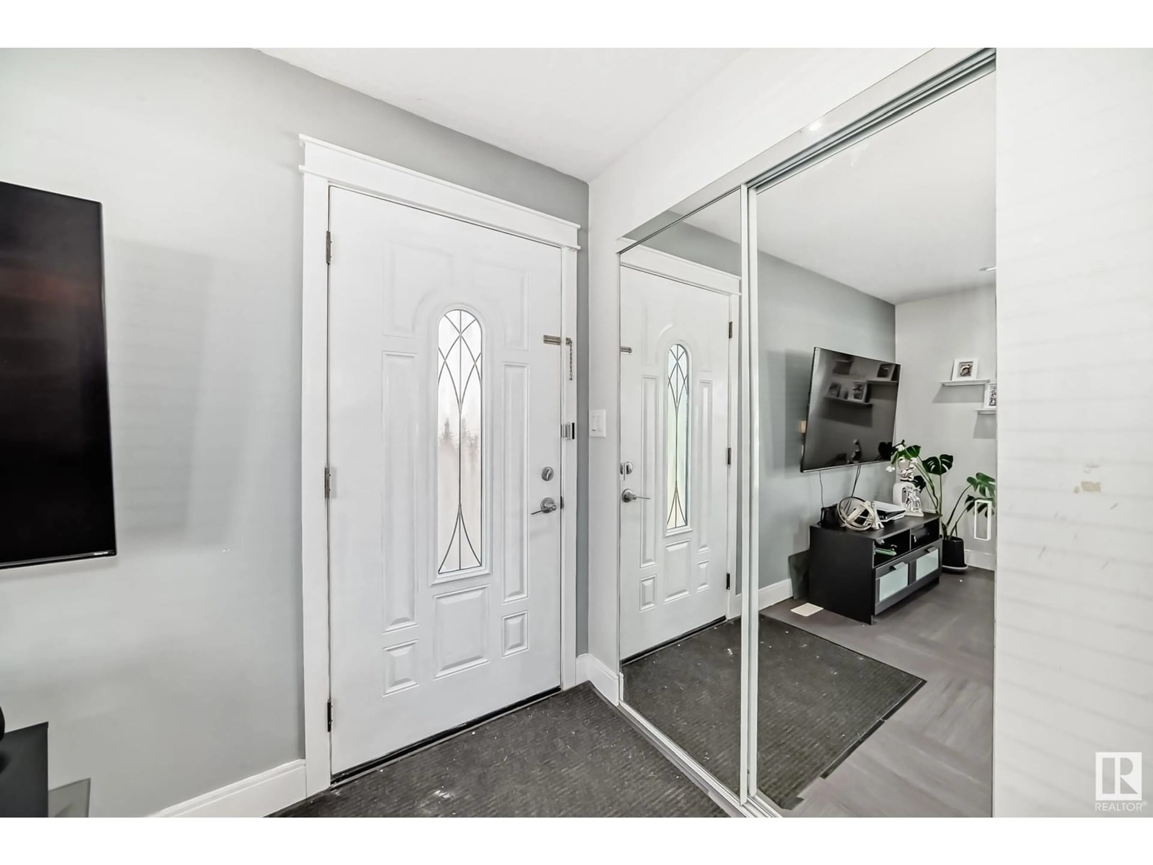 Indoor entryway for 12603 161 AV, Edmonton Alberta T5X4W7