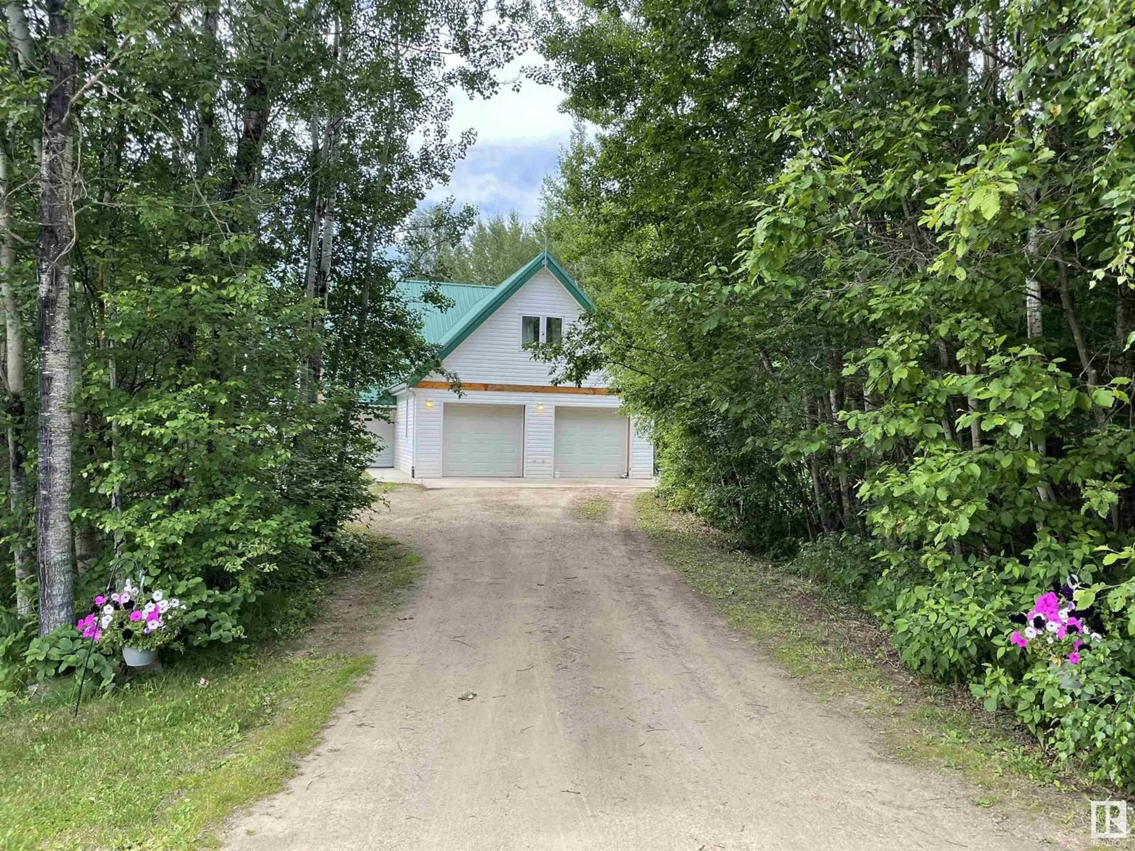 A pic from outside/outdoor area/front of a property/back of a property/a pic from drone, street for 183049 - 66 HWY 663, Rural Athabasca County Alberta T0A0M0