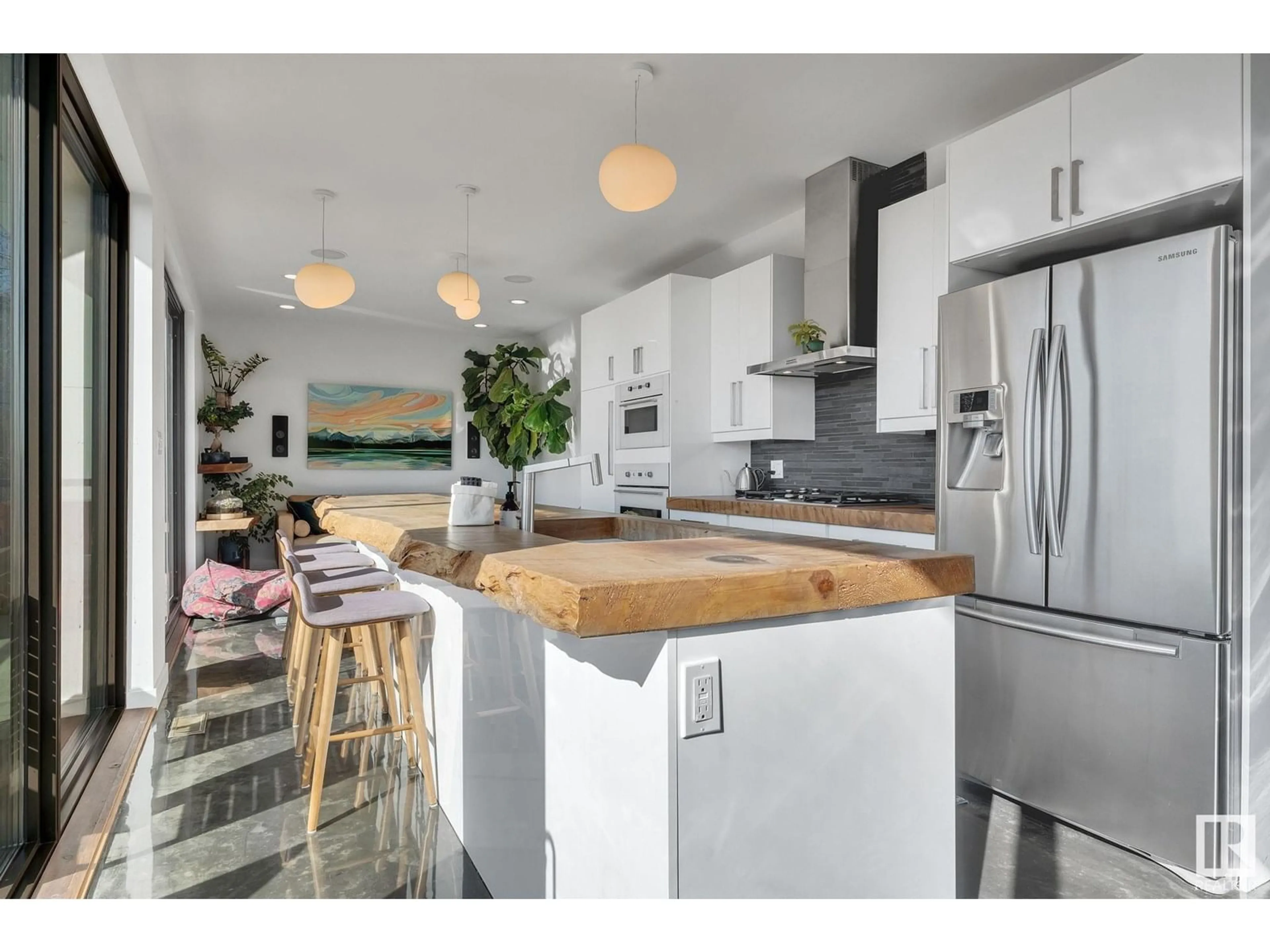 Open concept kitchen, unknown for 9457 100A AV, Edmonton Alberta T5H0A6
