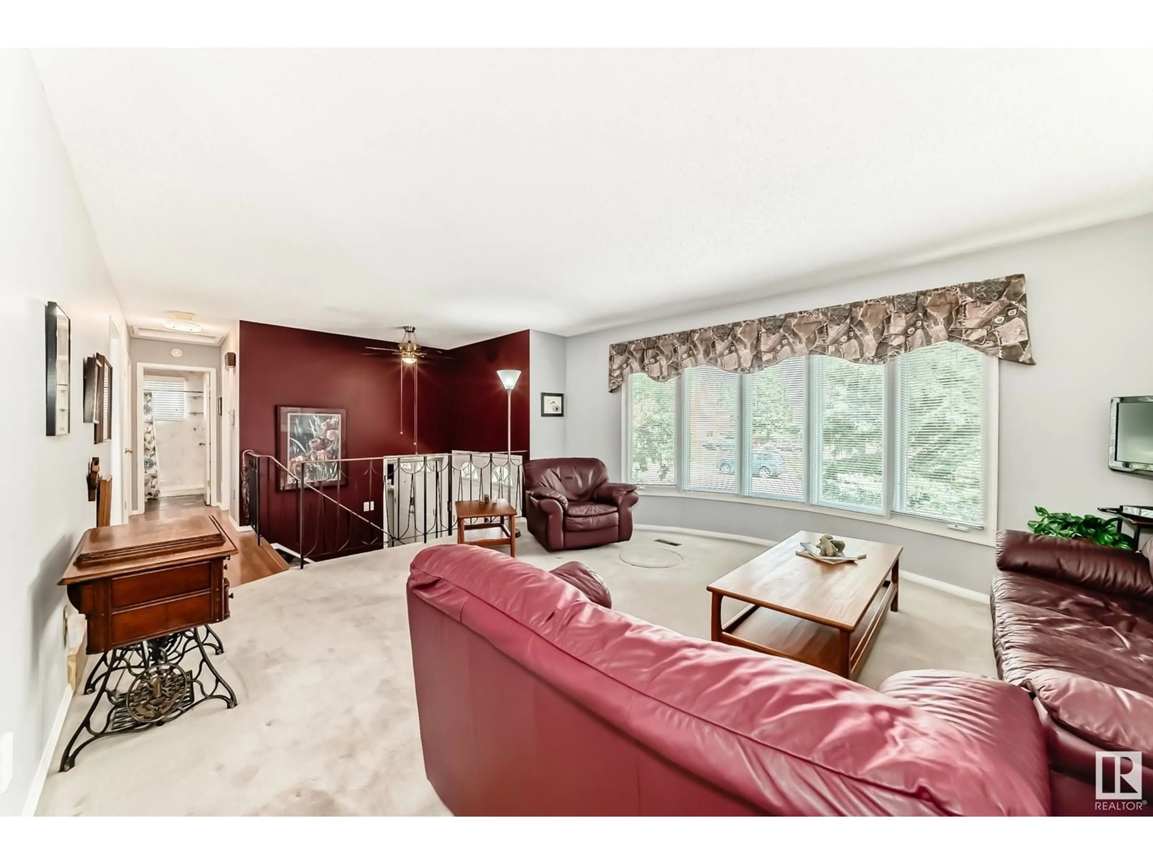 Living room with furniture, unknown for 274 WOODVALE RD, Edmonton Alberta T6L1P6