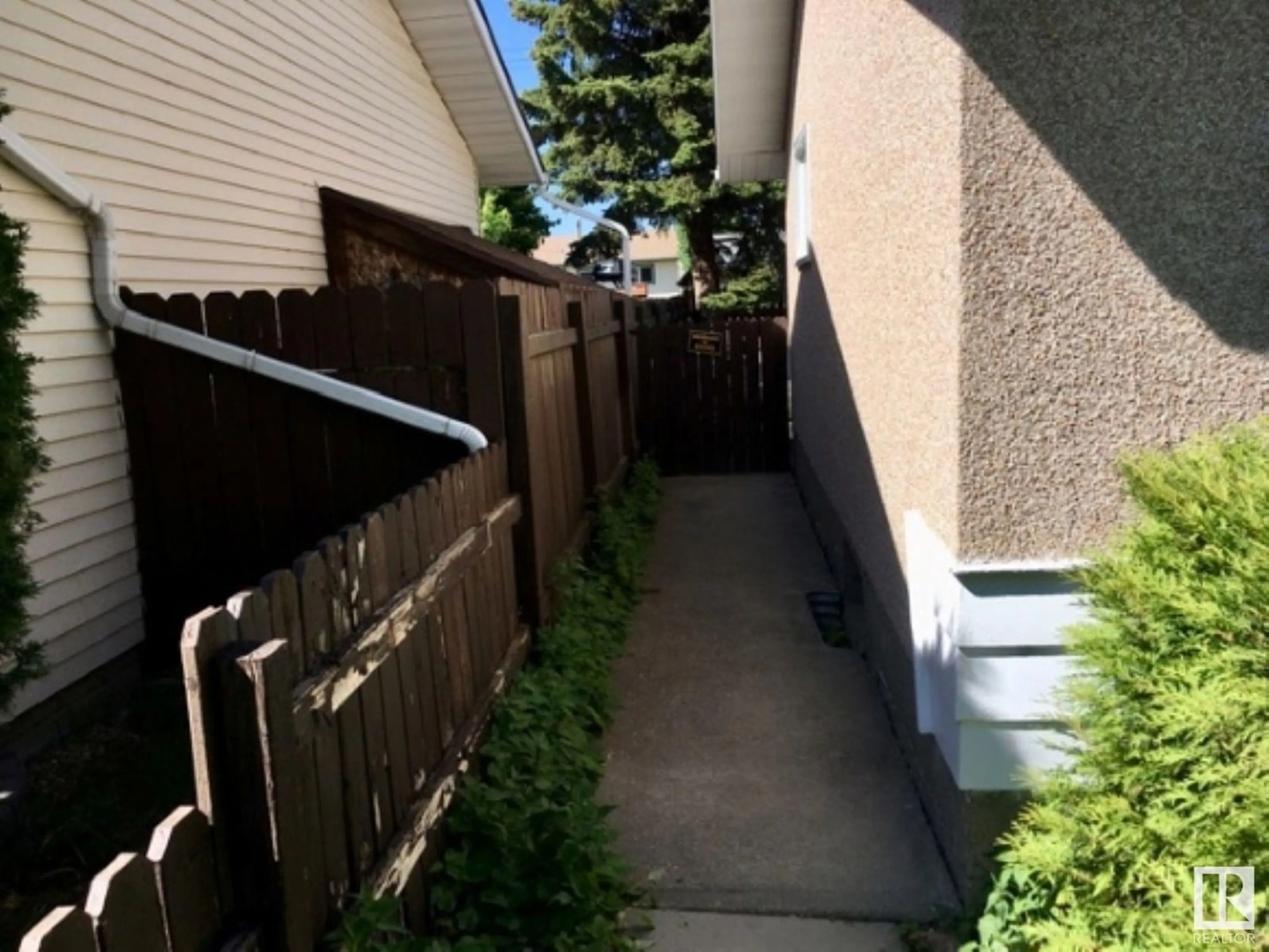 Patio, street for 16206 83 AV, Edmonton Alberta T5R3V5