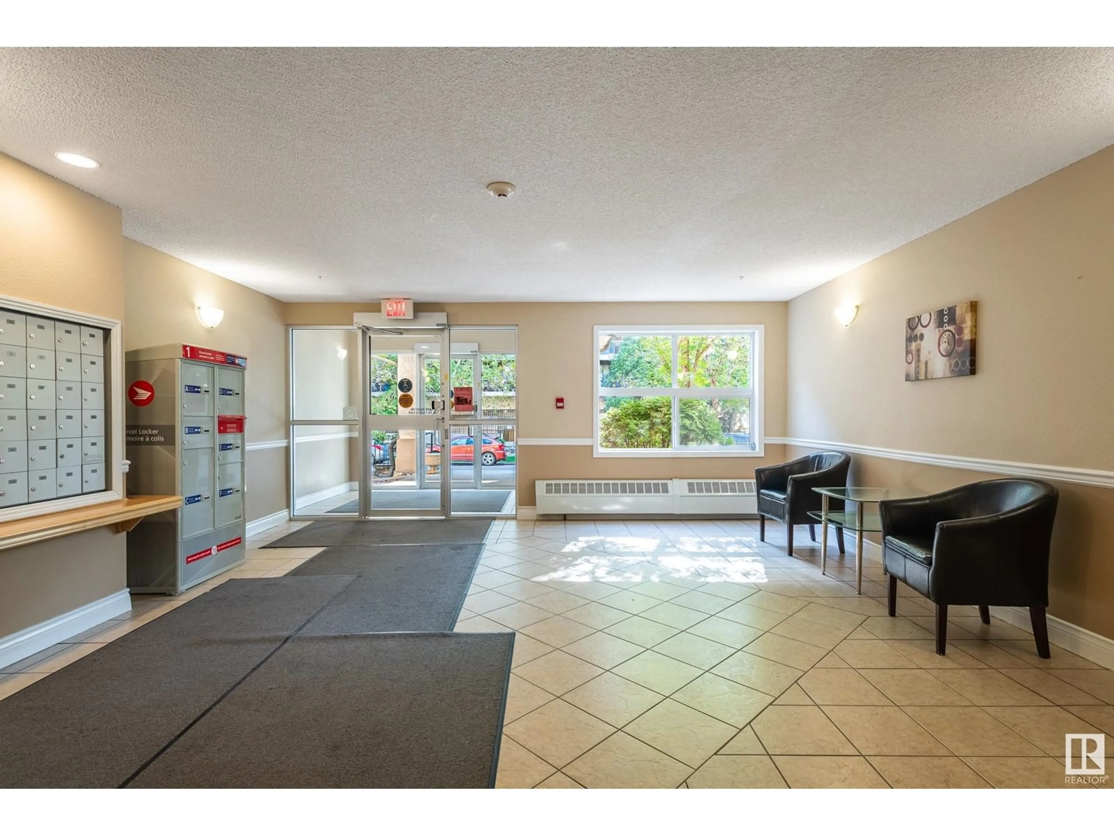 Indoor foyer for #301 - 12838 65 ST, Edmonton Alberta T5A5H3