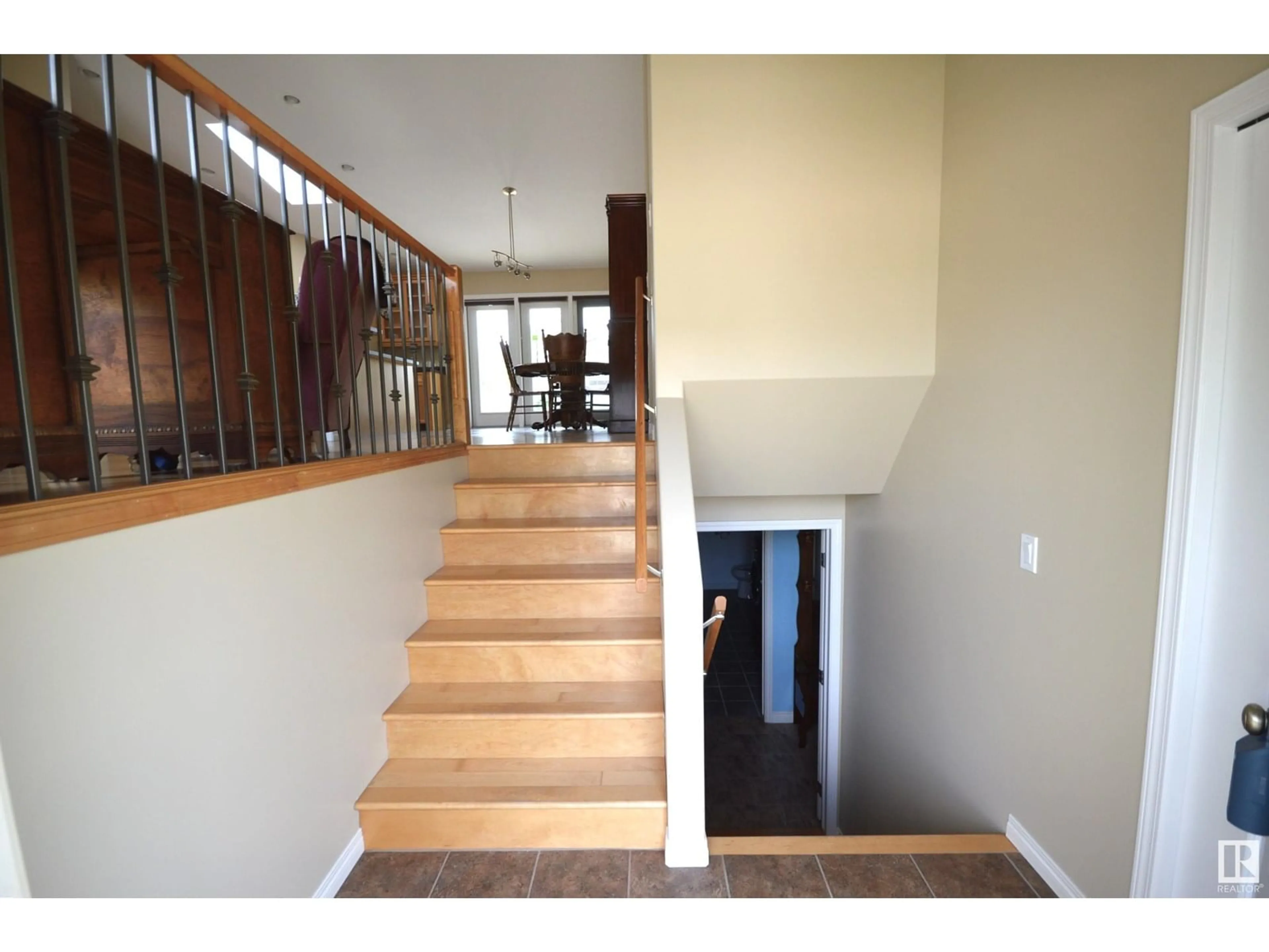 Indoor foyer for 4805 53 ST, Glendon Alberta T0A1P0