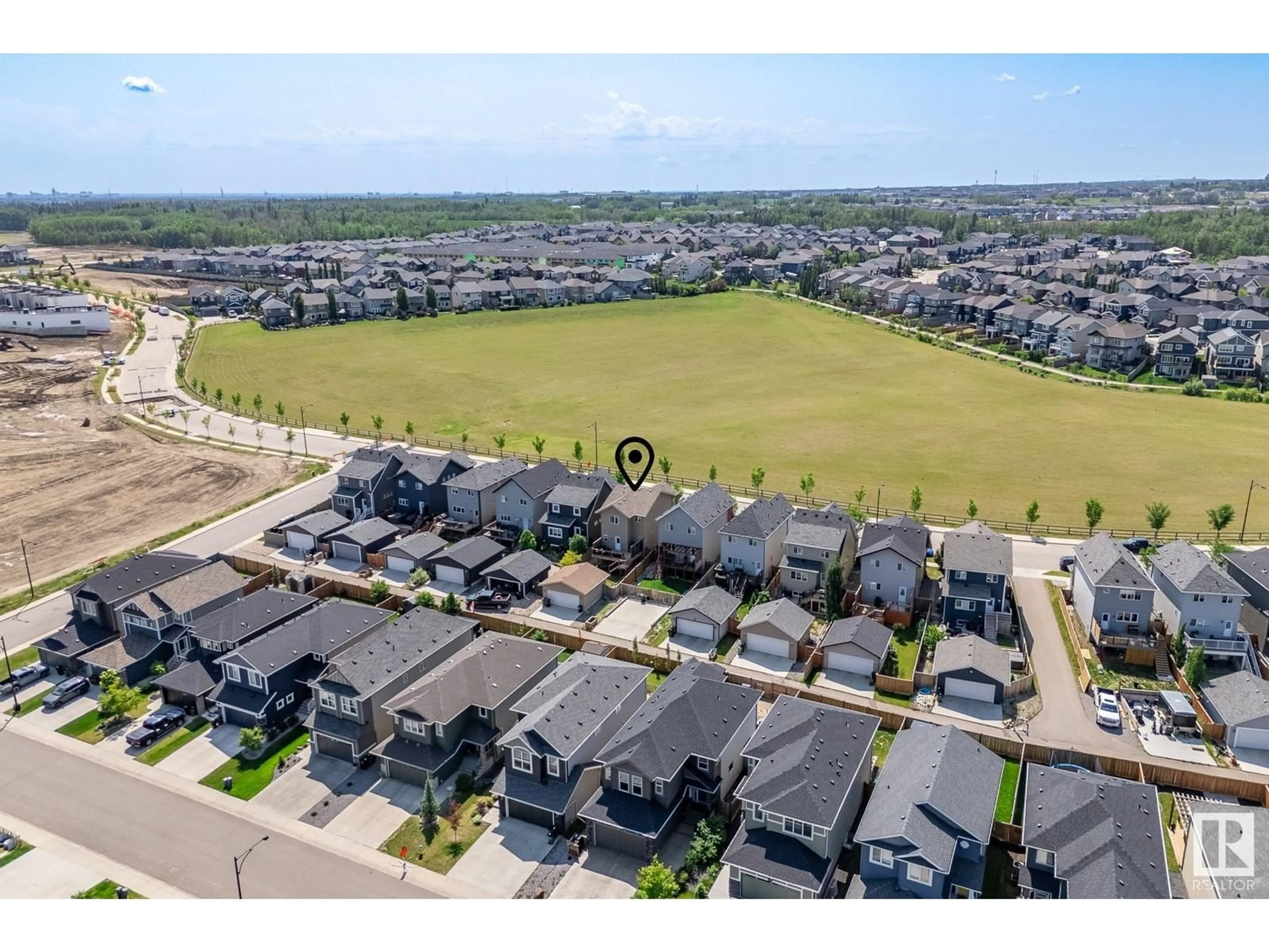 A pic from outside/outdoor area/front of a property/back of a property/a pic from drone, unknown for 321 HAWKS RIDGE BV, Edmonton Alberta T5S0M4