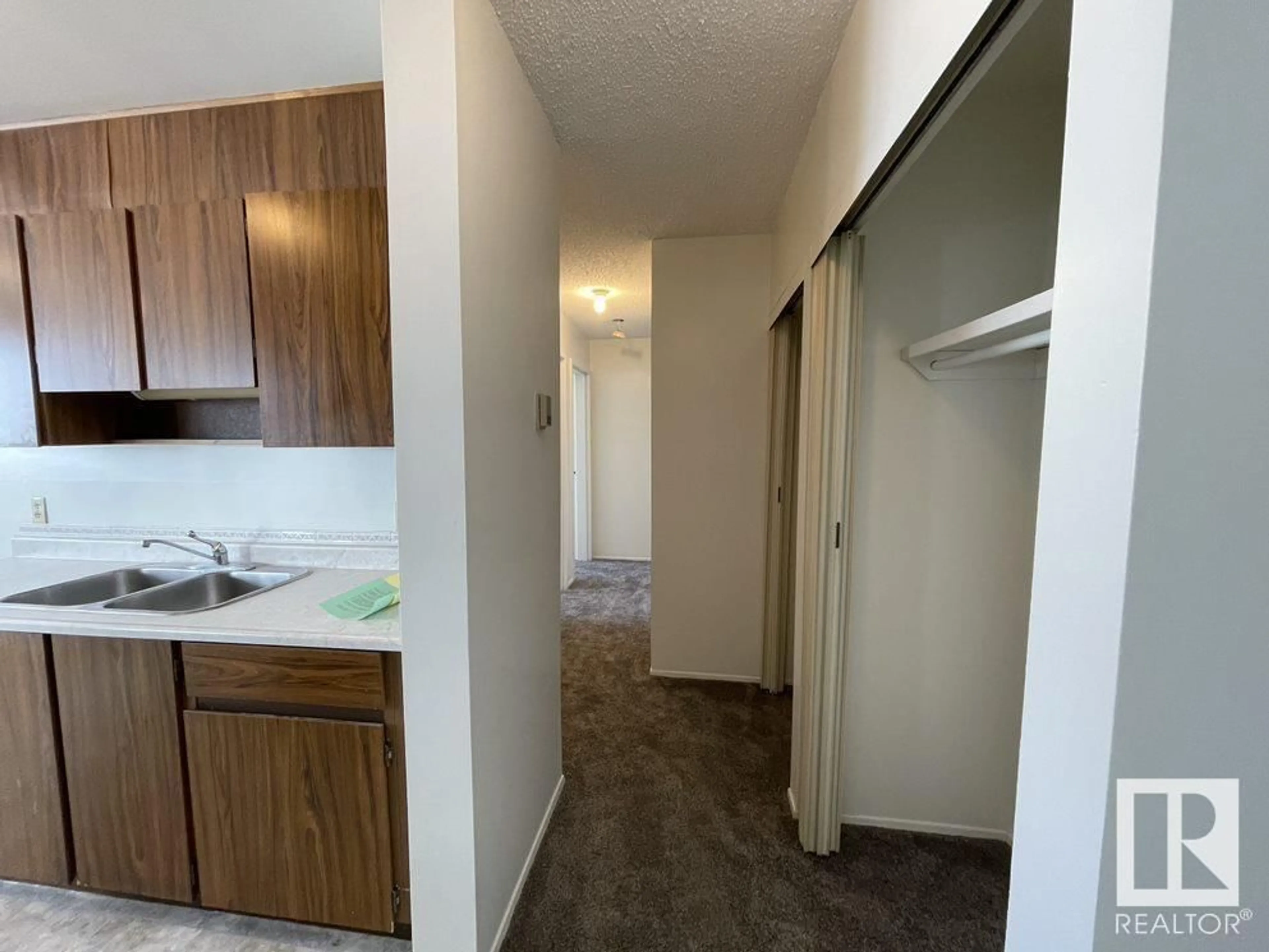 A pic of a room for #32 - 11265 31 AV, Edmonton Alberta T6J3V7