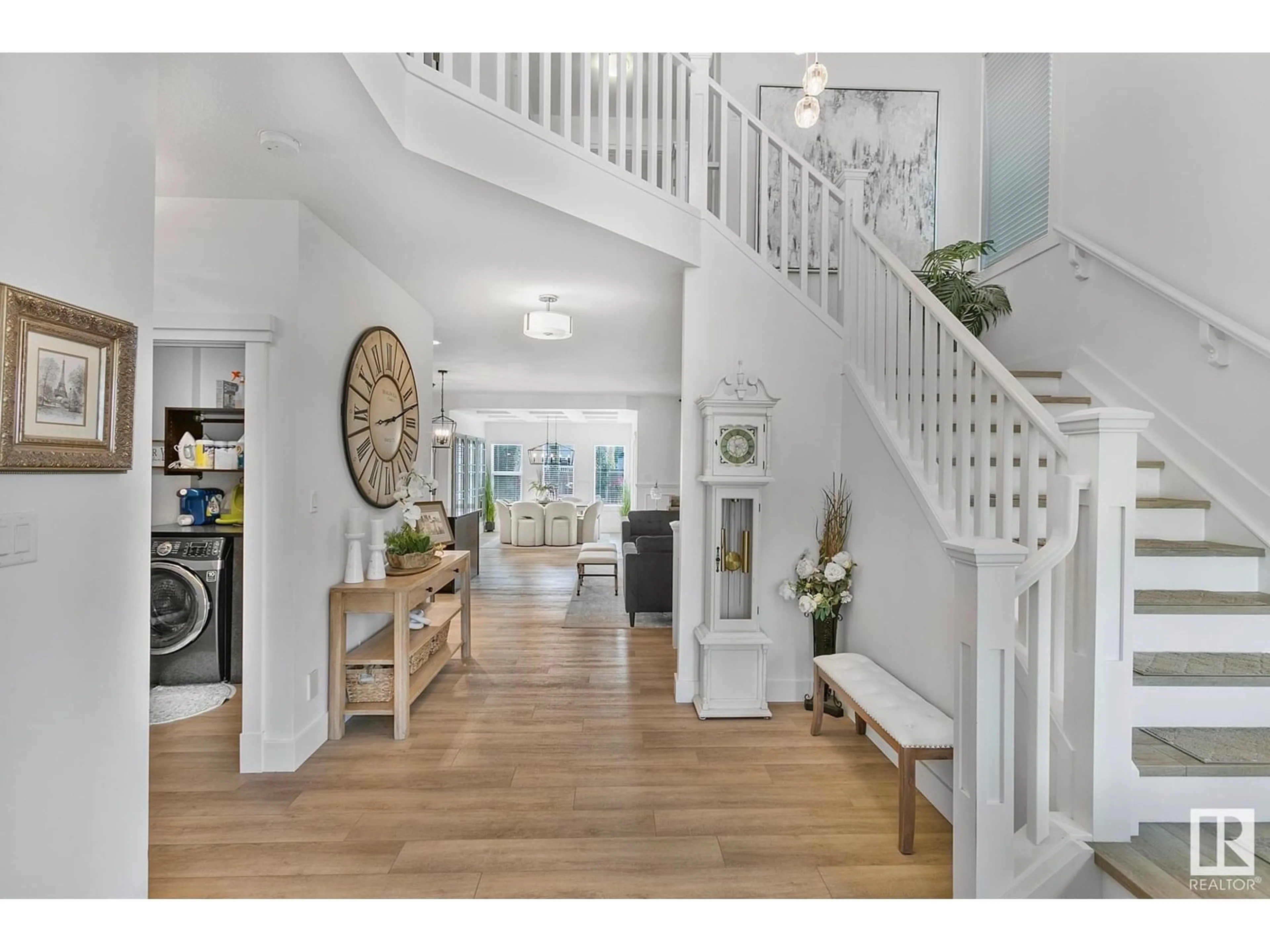 Indoor entryway for 185 SANDALWOOD CR, Sherwood Park Alberta T8H0S4
