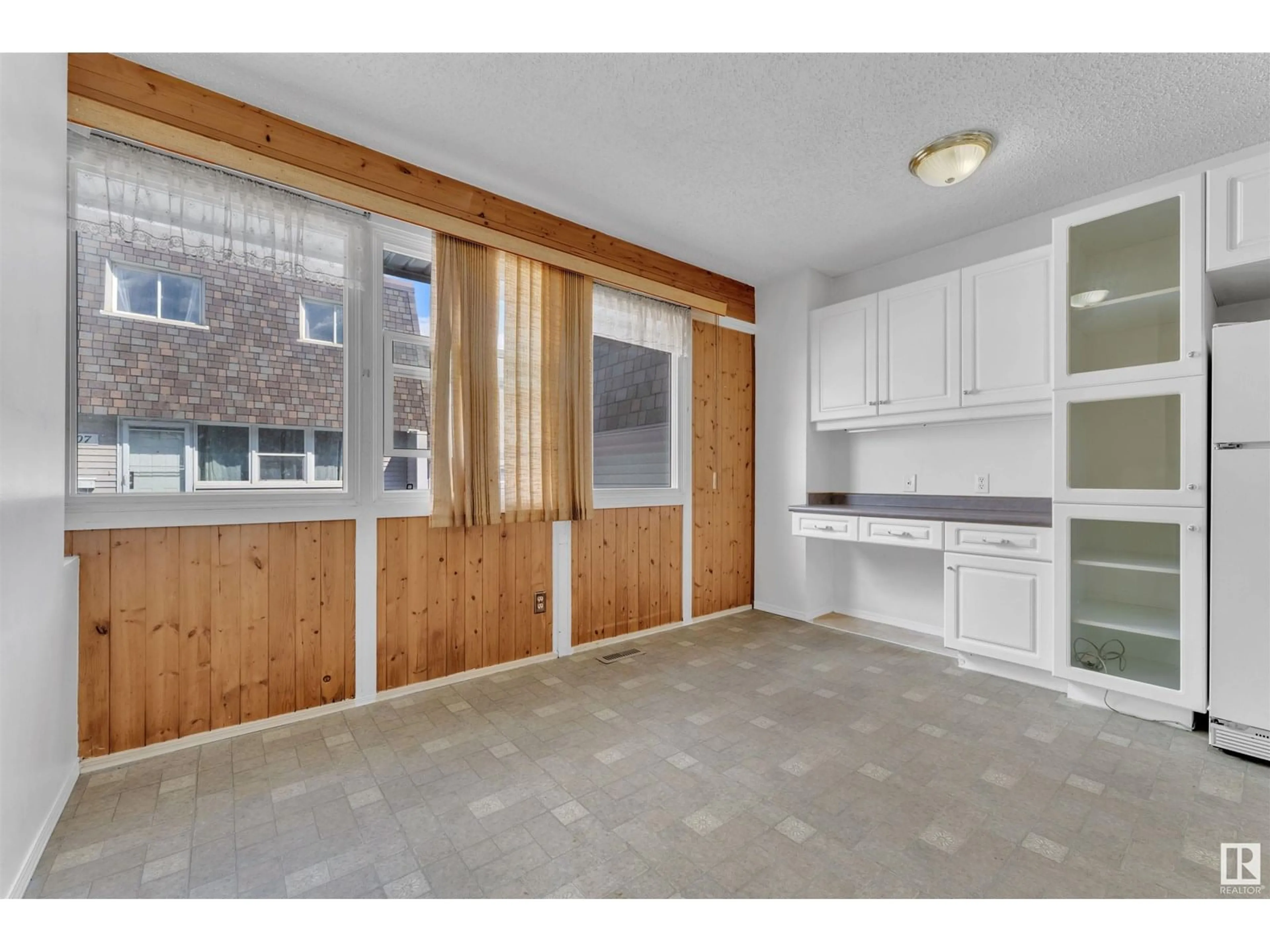 Unknown for NW - 716 VILLAGE ON THE GREEN GR, Edmonton Alberta T5A1H2