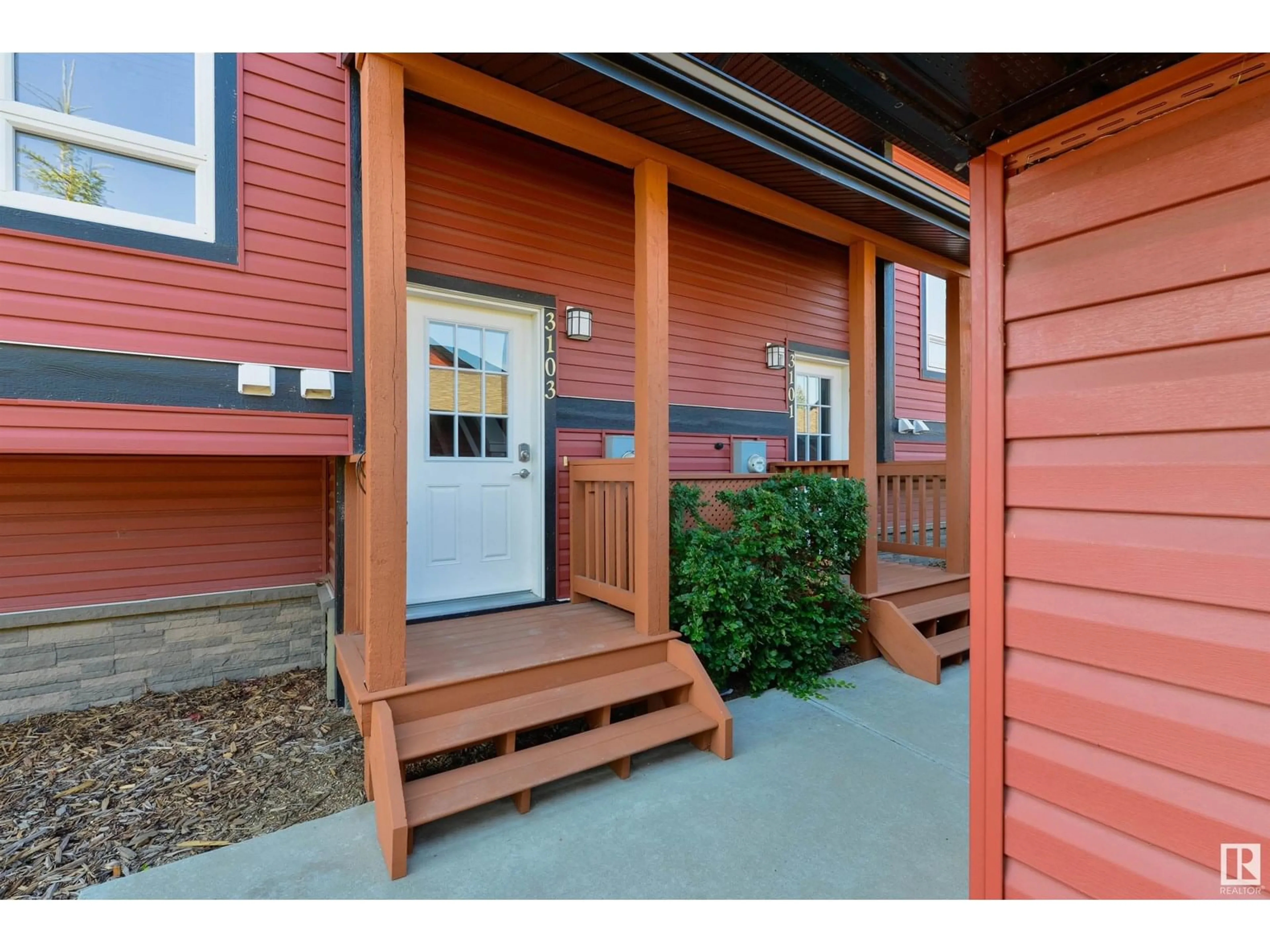 Indoor entryway for 3103 GRAYBRIAR GR, Stony Plain Alberta T7Z0G1