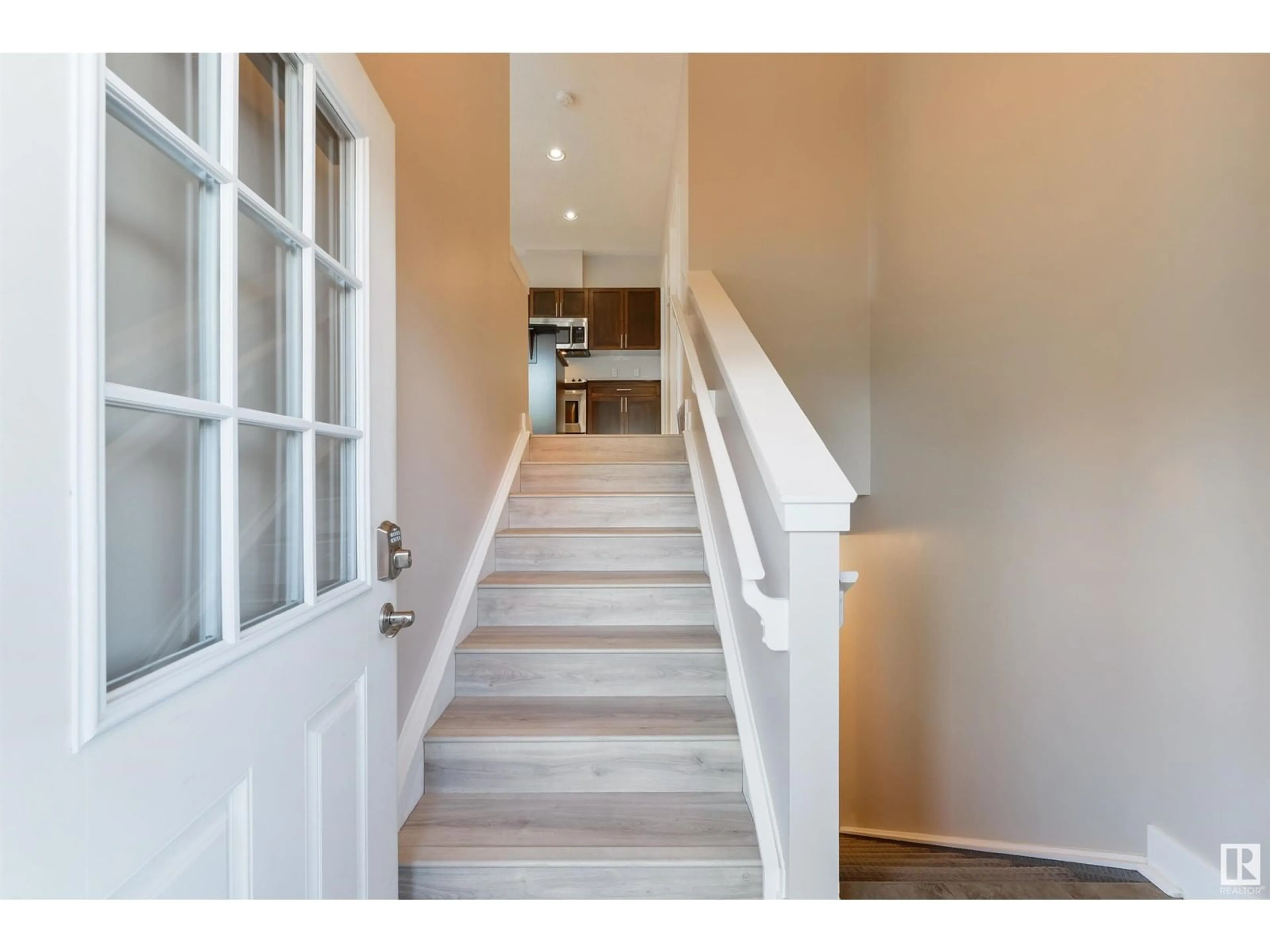 Indoor entryway for 3103 GRAYBRIAR GR, Stony Plain Alberta T7Z0G1