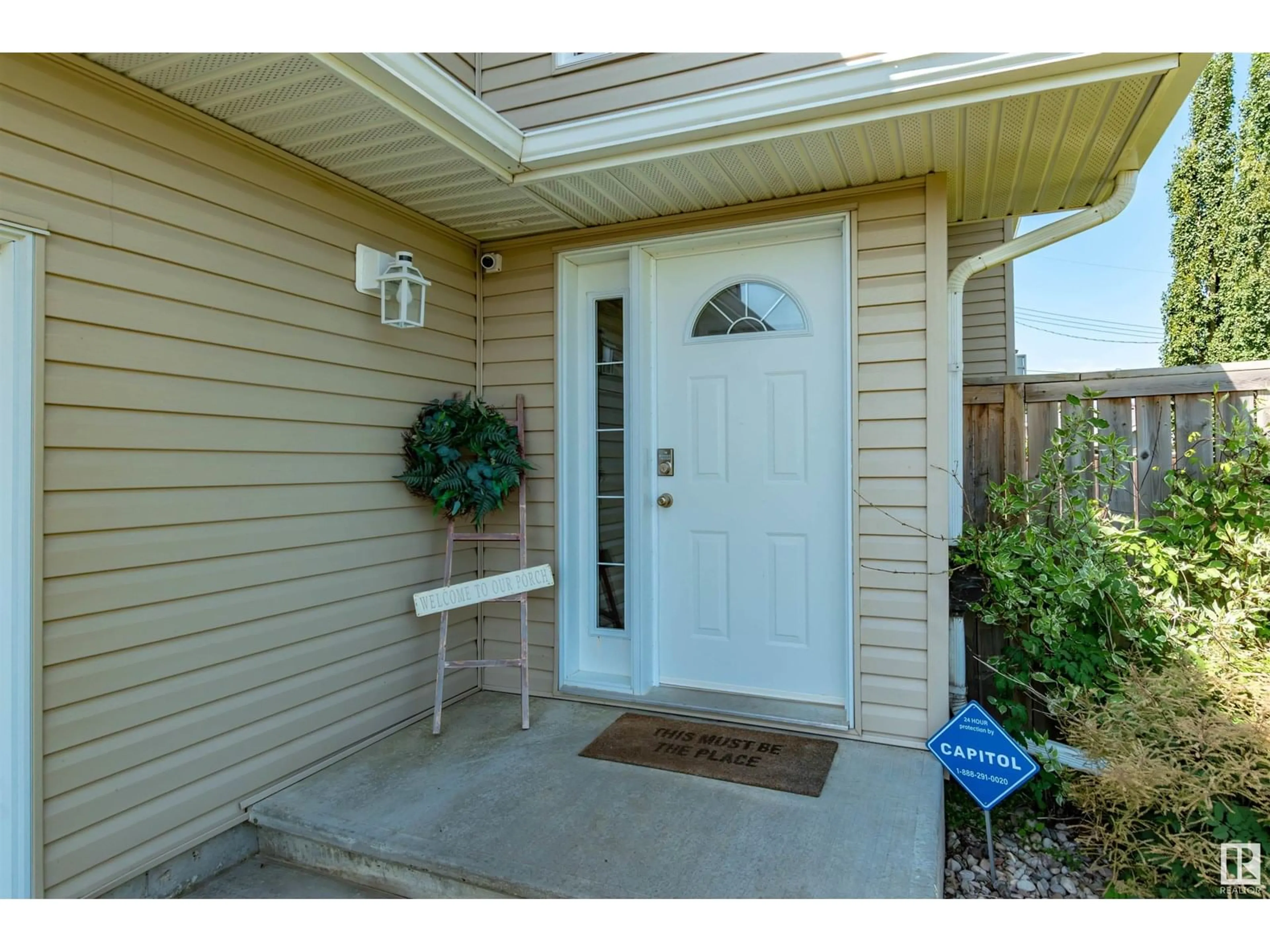 Indoor entryway for 112 4 AV, Hay Lakes Alberta T0B1W0