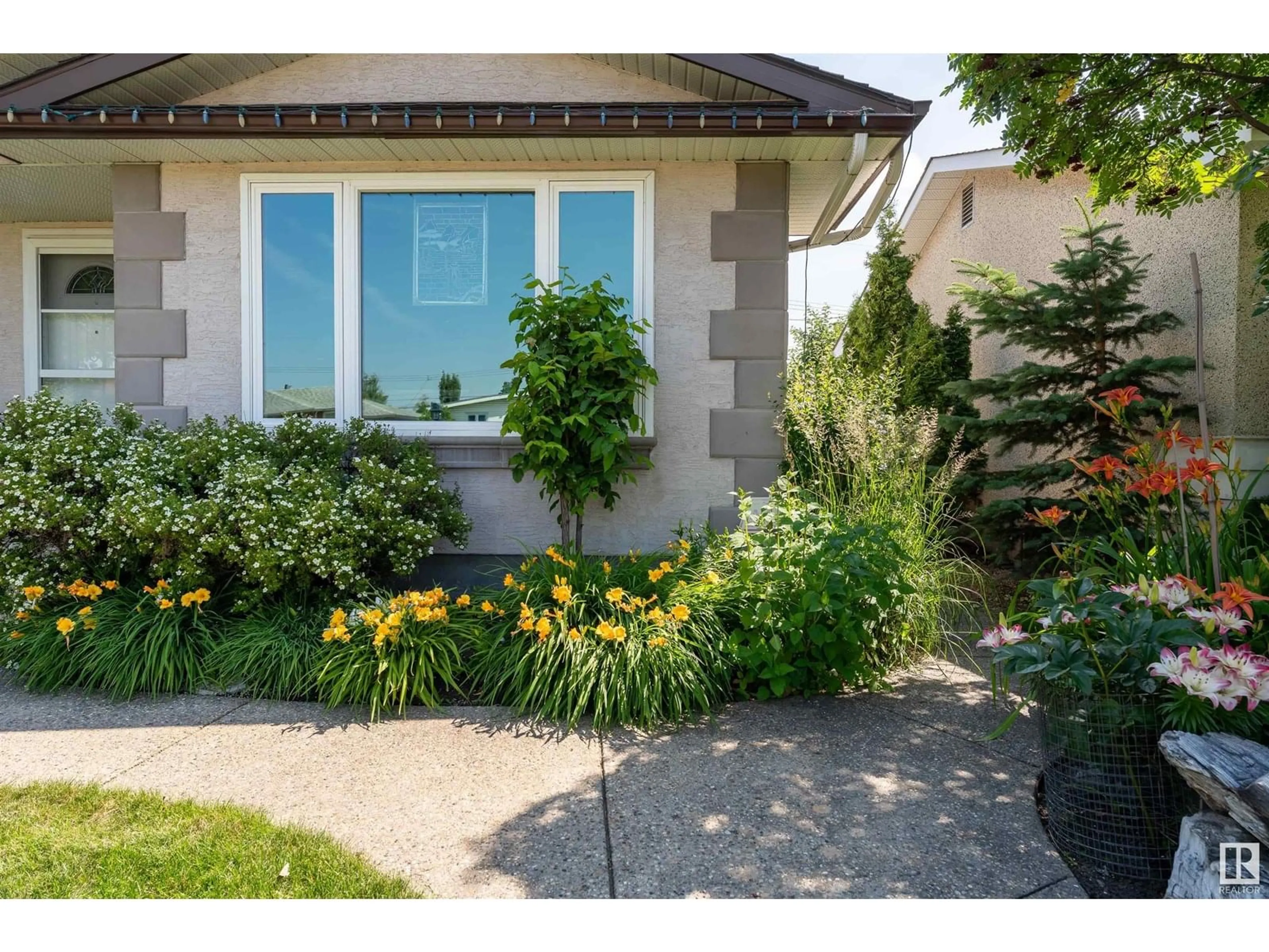 Unknown for 8411 56 ST, Edmonton Alberta T6B1H8