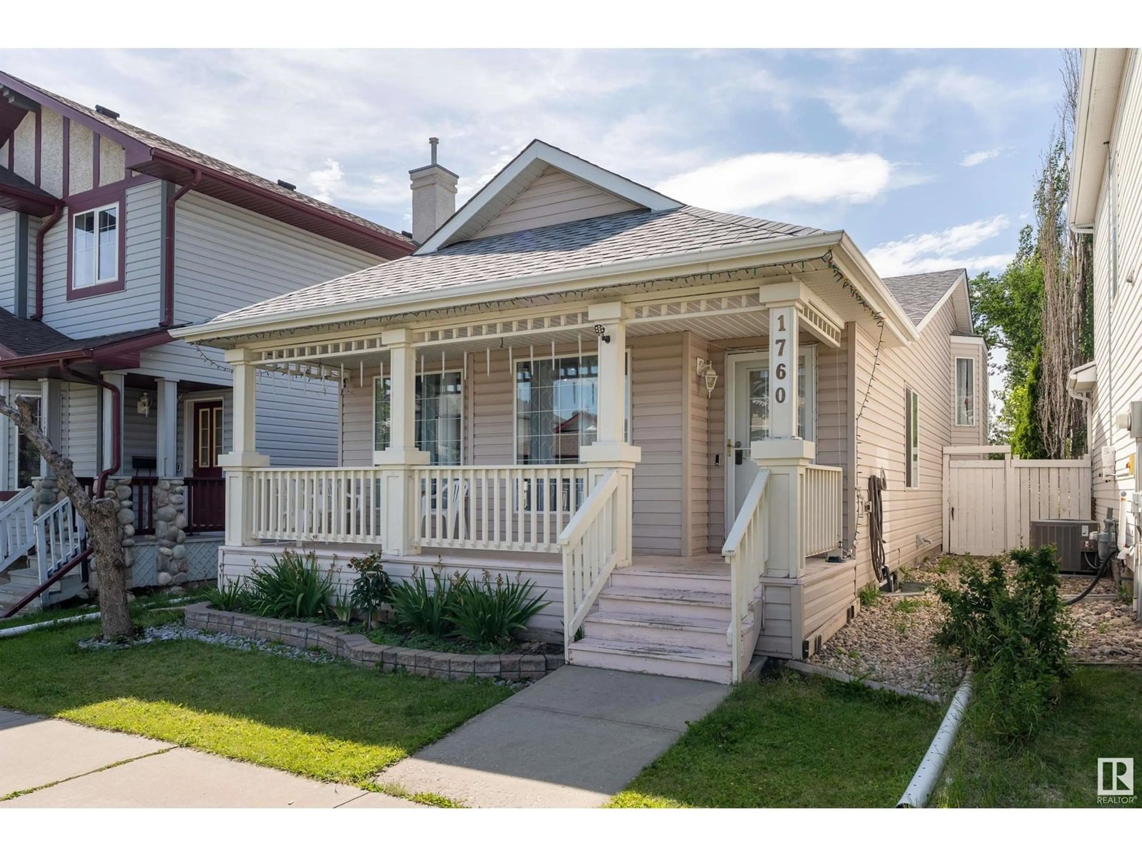 Home with vinyl exterior material, street for 1760 TURVEY BEND BN, Edmonton Alberta T6R2W6