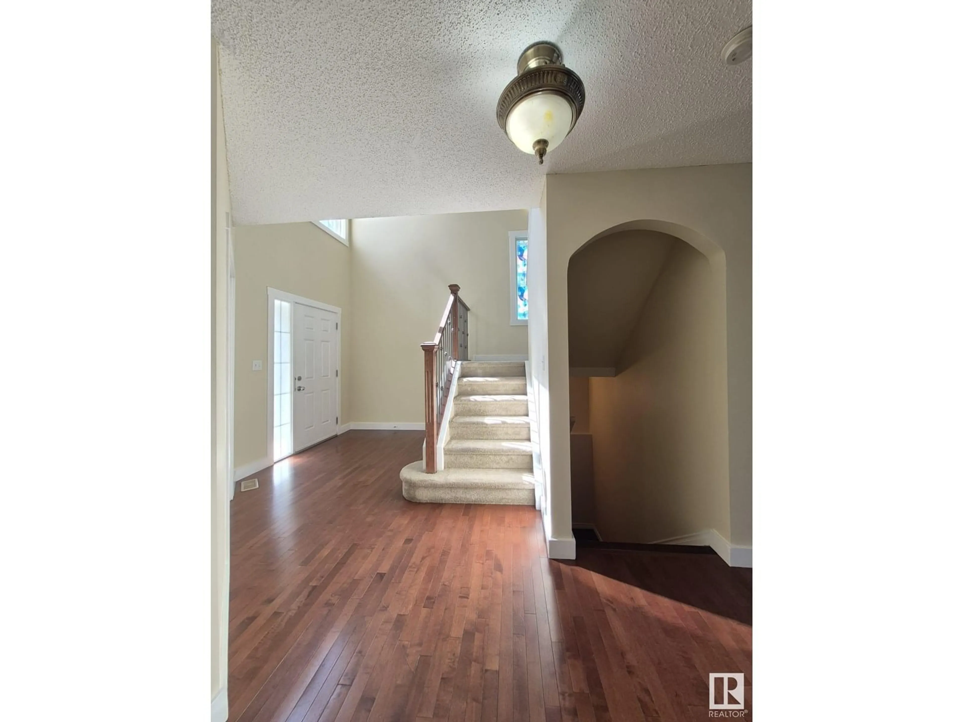 Indoor entryway for NW NW - 8361 SHASKE CR, Edmonton Alberta T6R0B4
