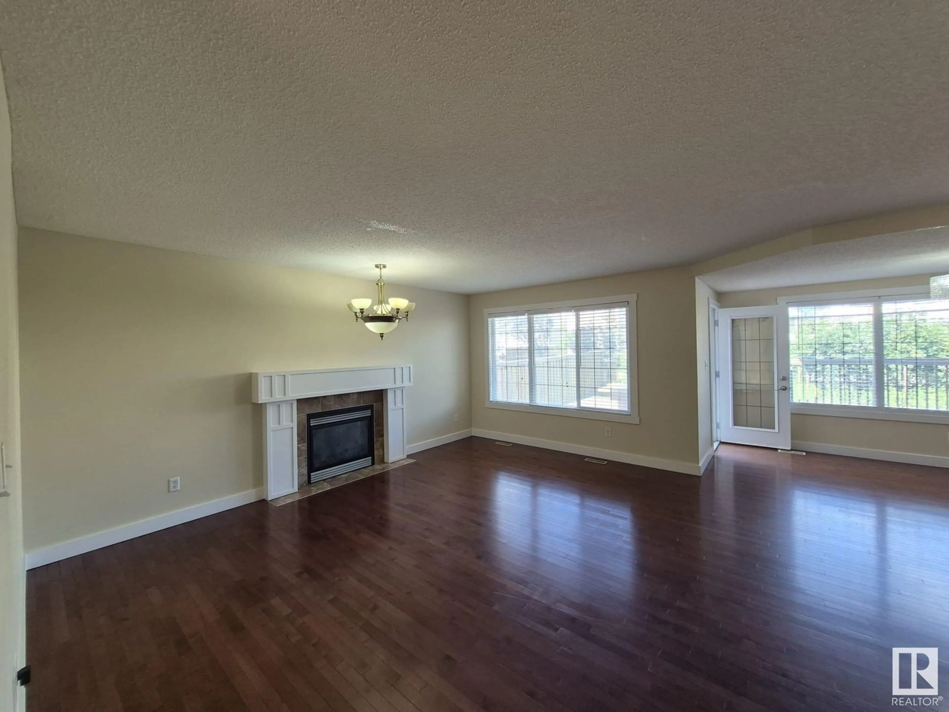 A pic of a room for NW NW - 8361 SHASKE CR, Edmonton Alberta T6R0B4