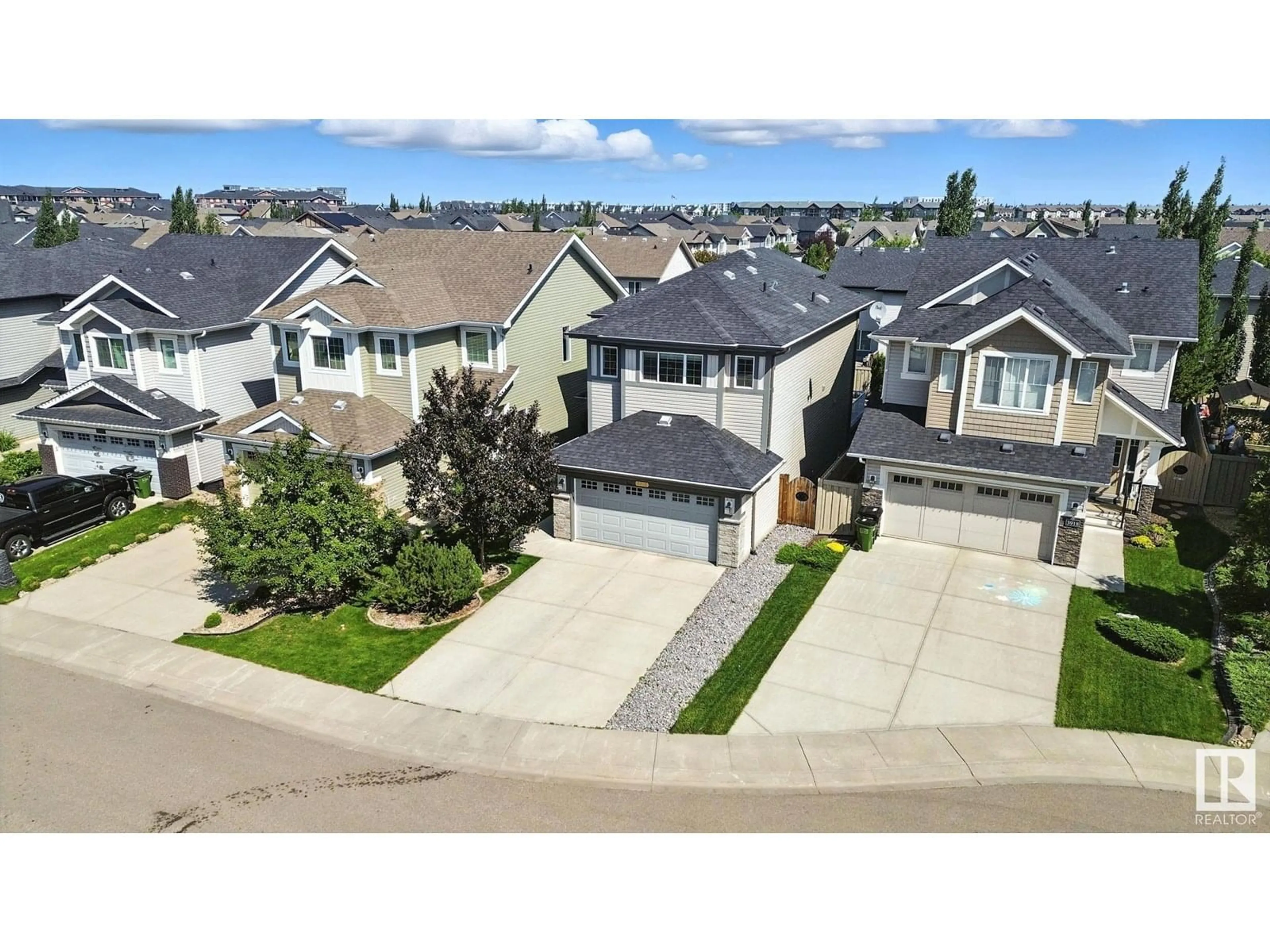 A pic from outside/outdoor area/front of a property/back of a property/a pic from drone, street for 3916 AGAR CO SW, Edmonton Alberta T6W2G3