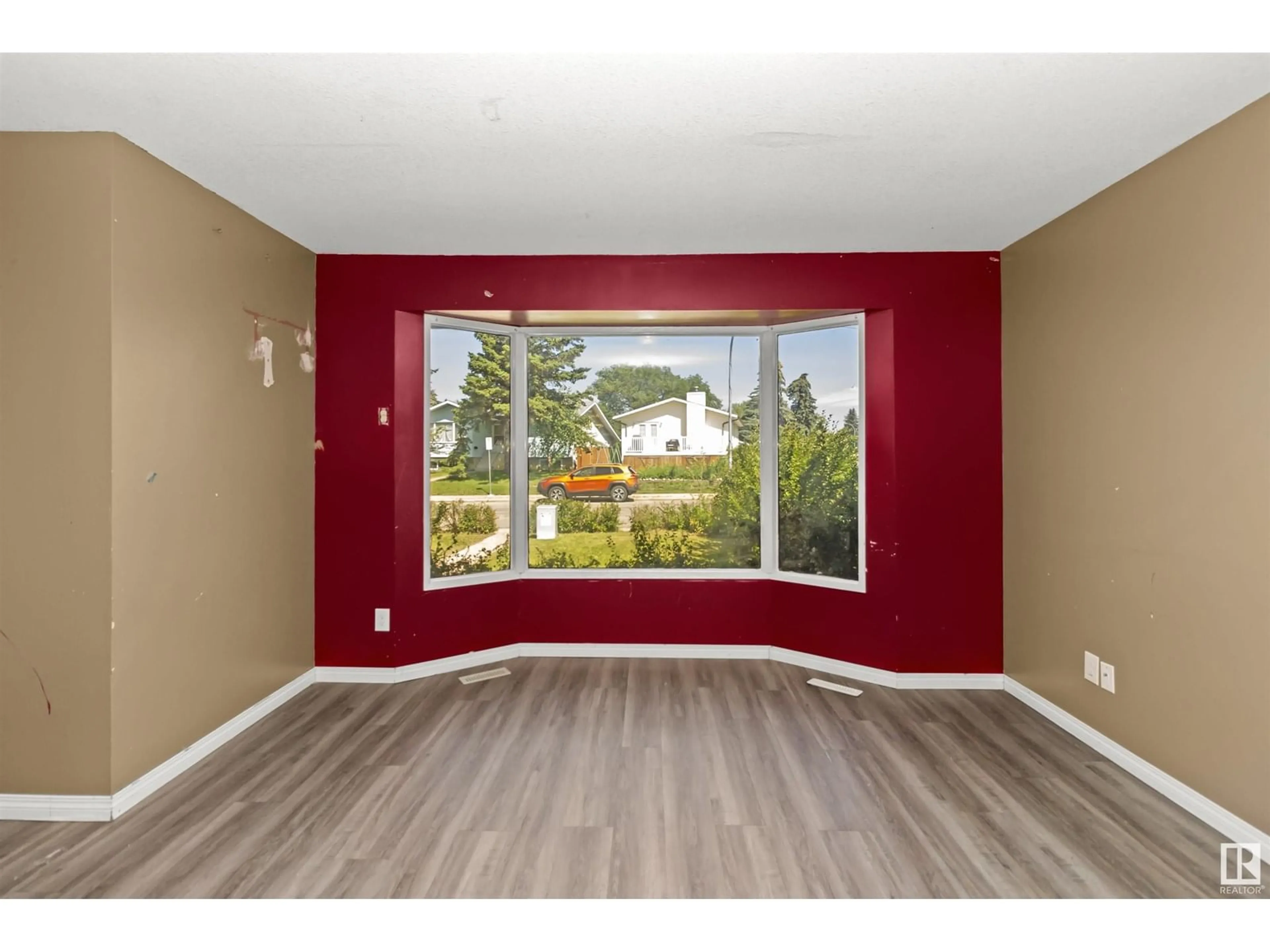 A pic of a room for 1310 54 ST, Edmonton Alberta T6L3P4