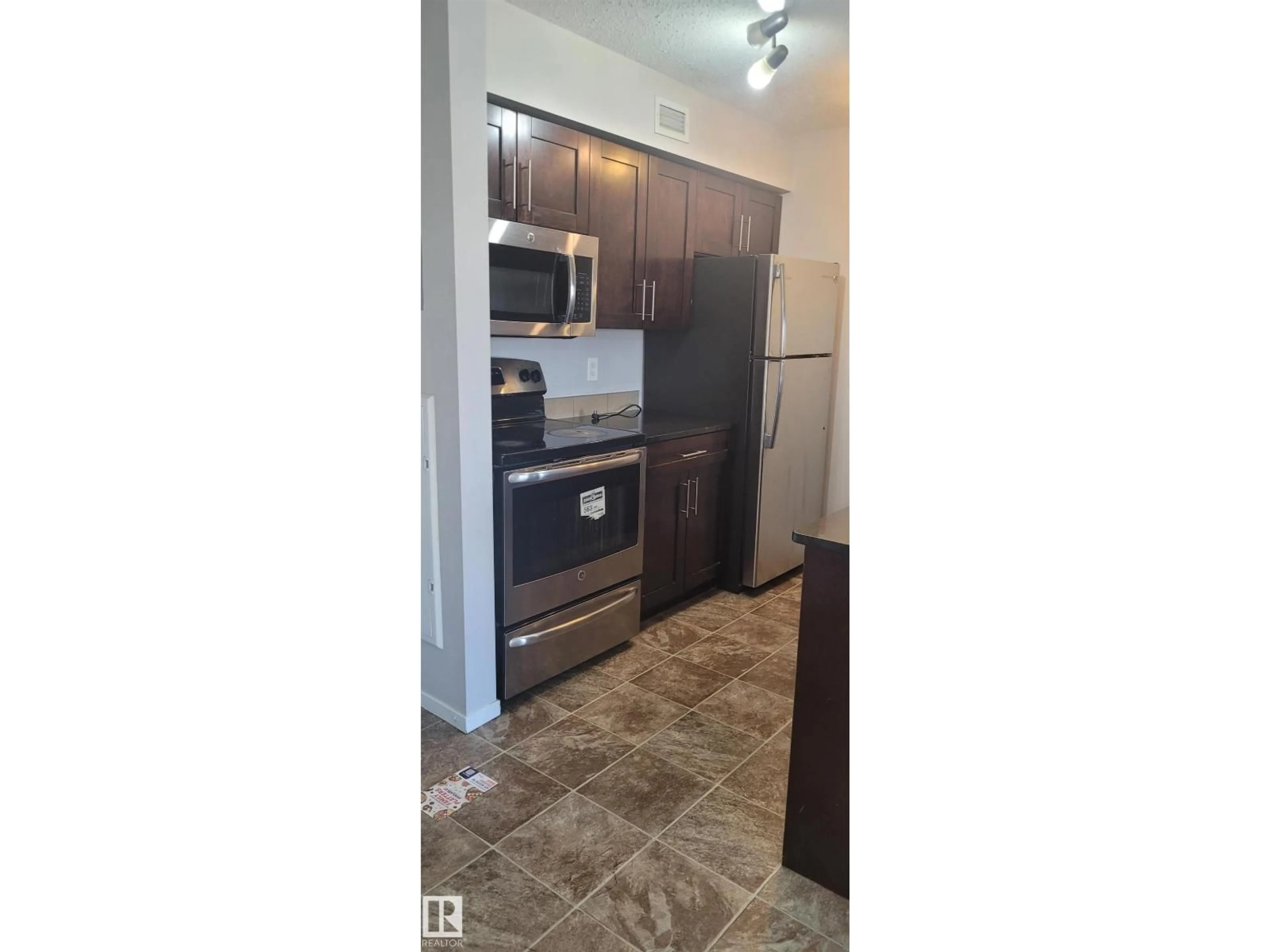 Standard kitchen, unknown for 107 - 220 WATT CM, Edmonton Alberta T6X2C6