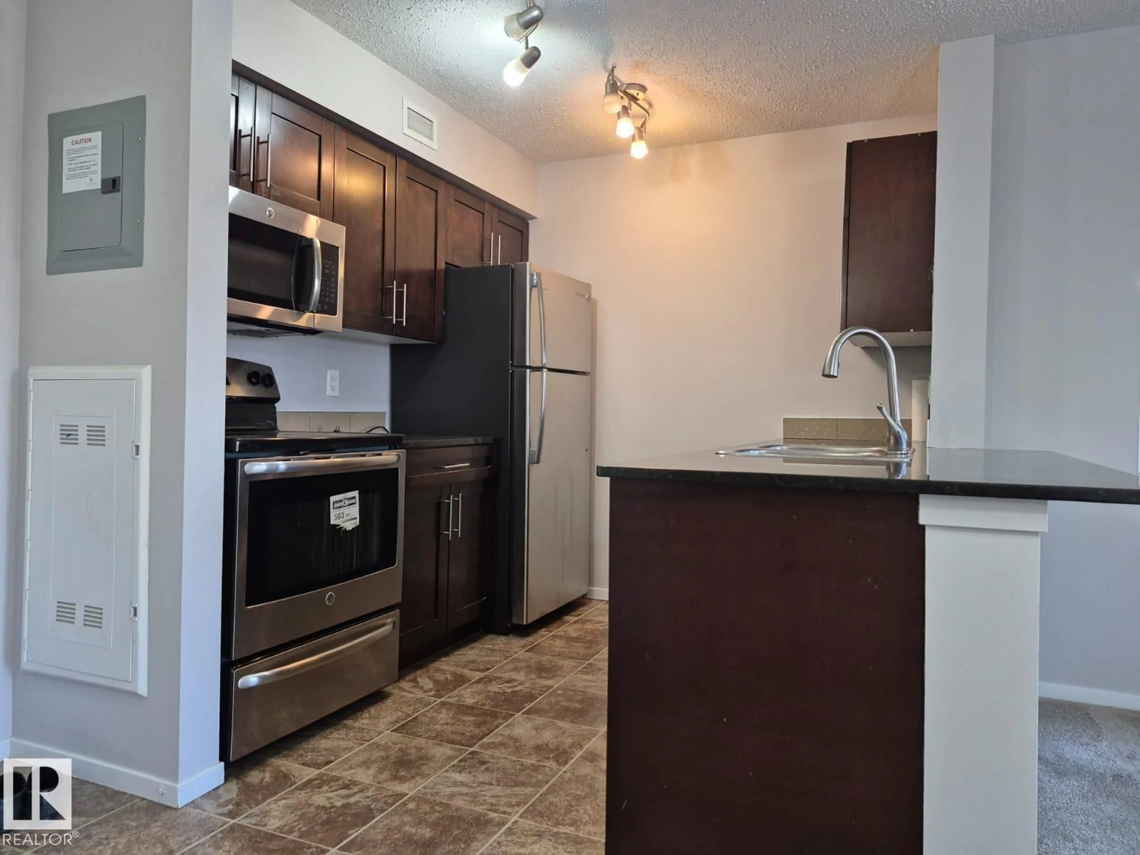 Standard kitchen, unknown for 107 - 220 WATT CM, Edmonton Alberta T6X2C6