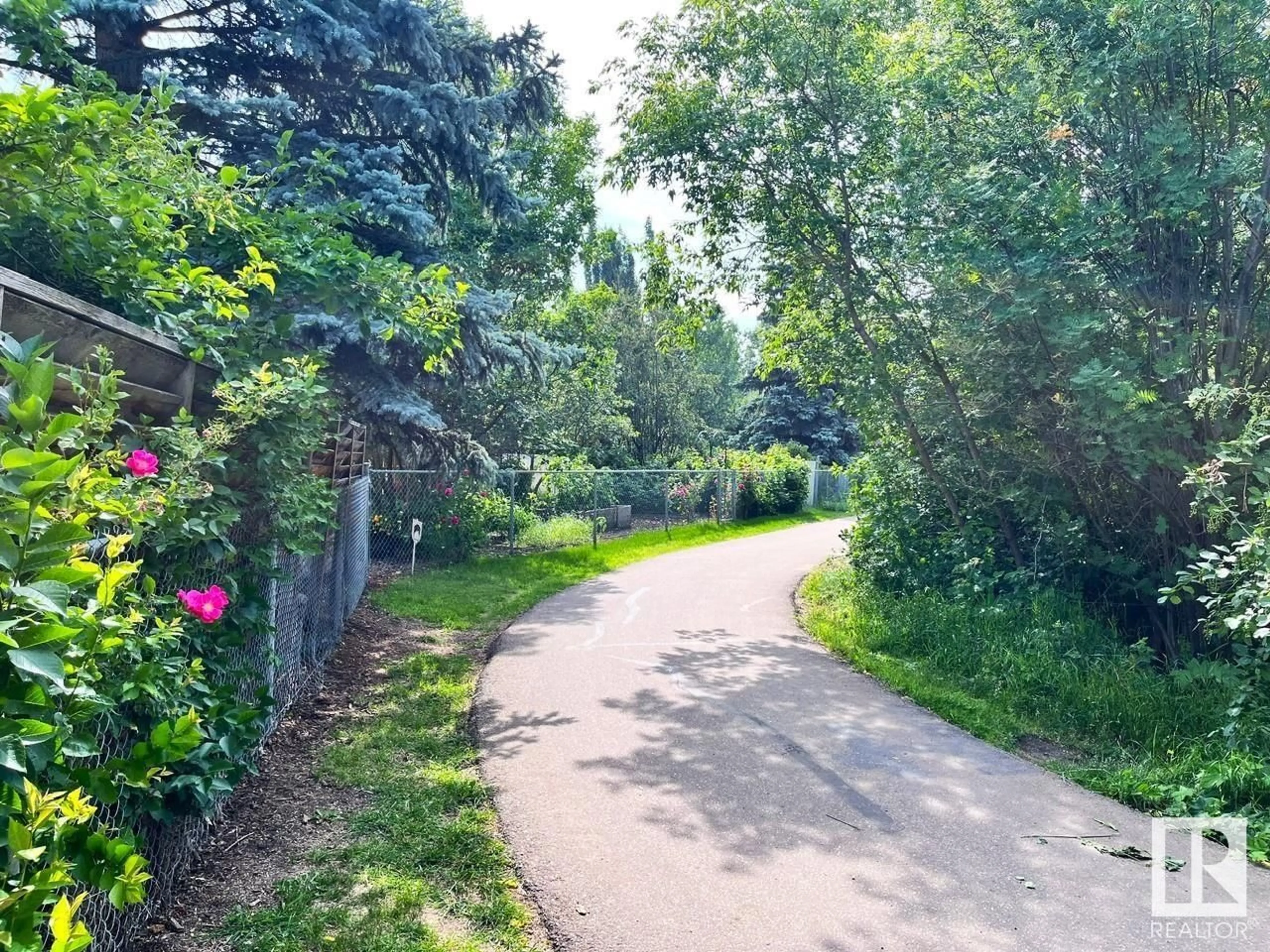 A pic from outside/outdoor area/front of a property/back of a property/a pic from drone, street for 24 BRIDGEPORT WD, Leduc Alberta T9E8B2