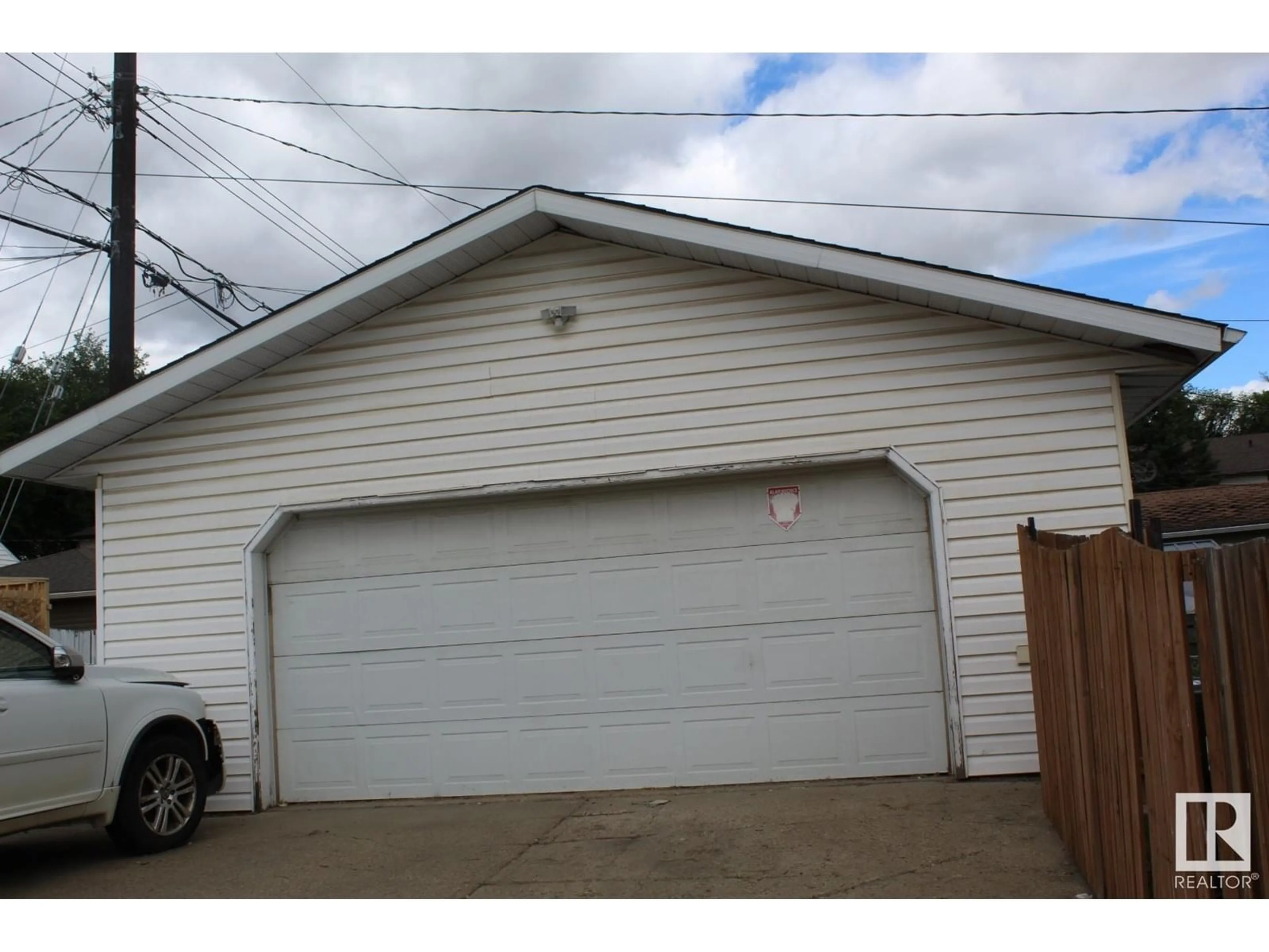 Indoor garage for NW - 11810 55 ST, Edmonton Alberta T5W3P8