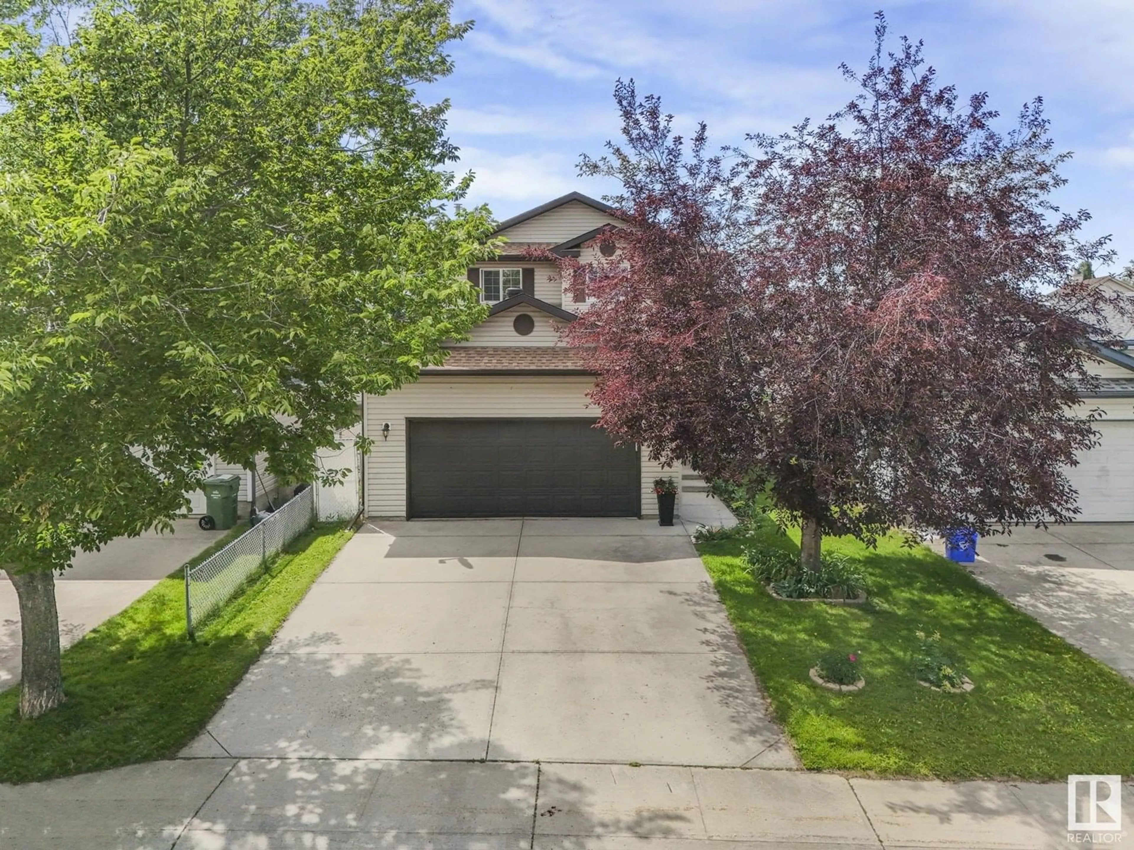 A pic from outside/outdoor area/front of a property/back of a property/a pic from drone, street for 3104 42 ST, Leduc Alberta T9E8L2