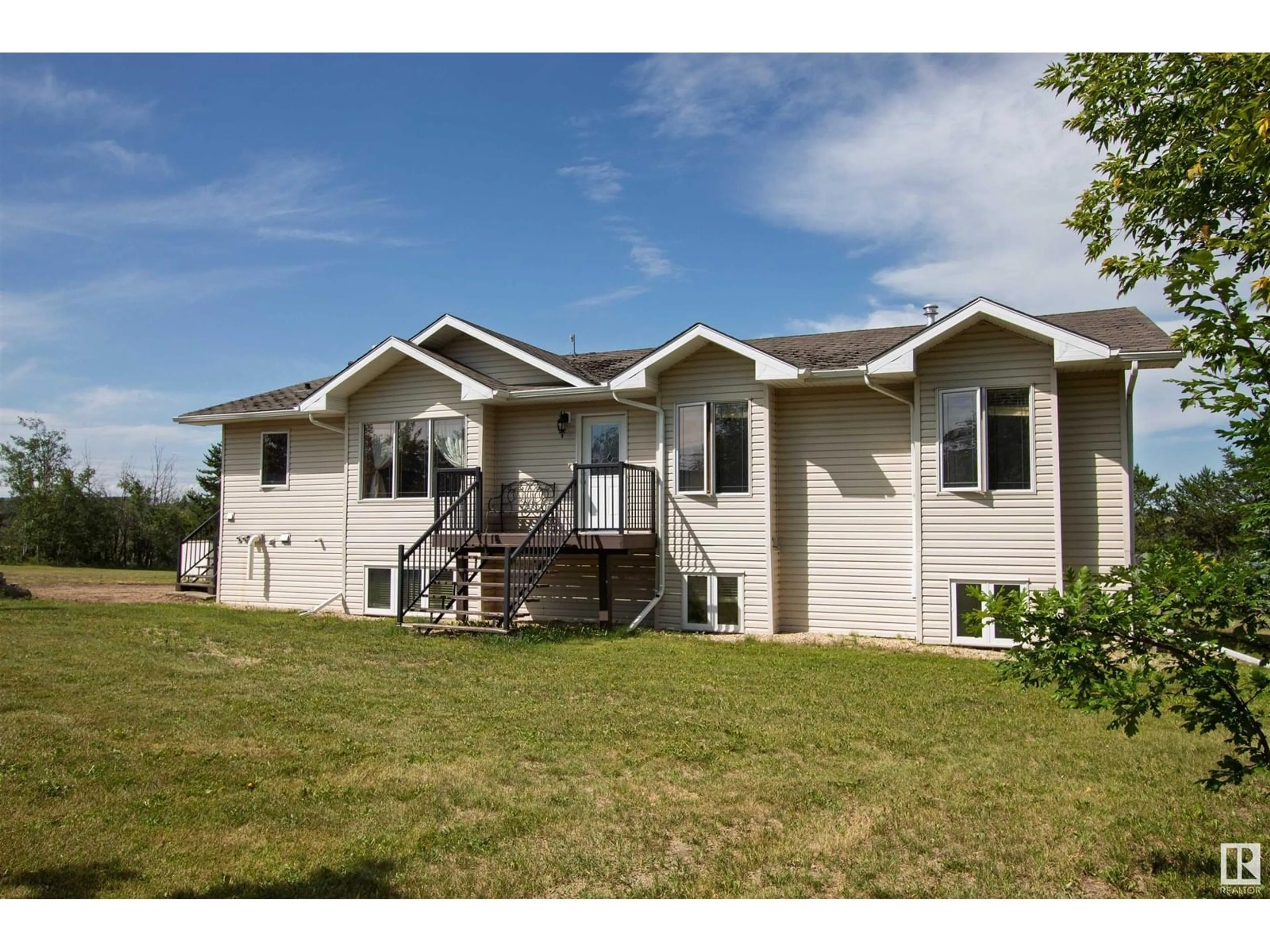Home with vinyl exterior material, unknown for 32 23329 SH 651, Rural Sturgeon County Alberta T0A1N6