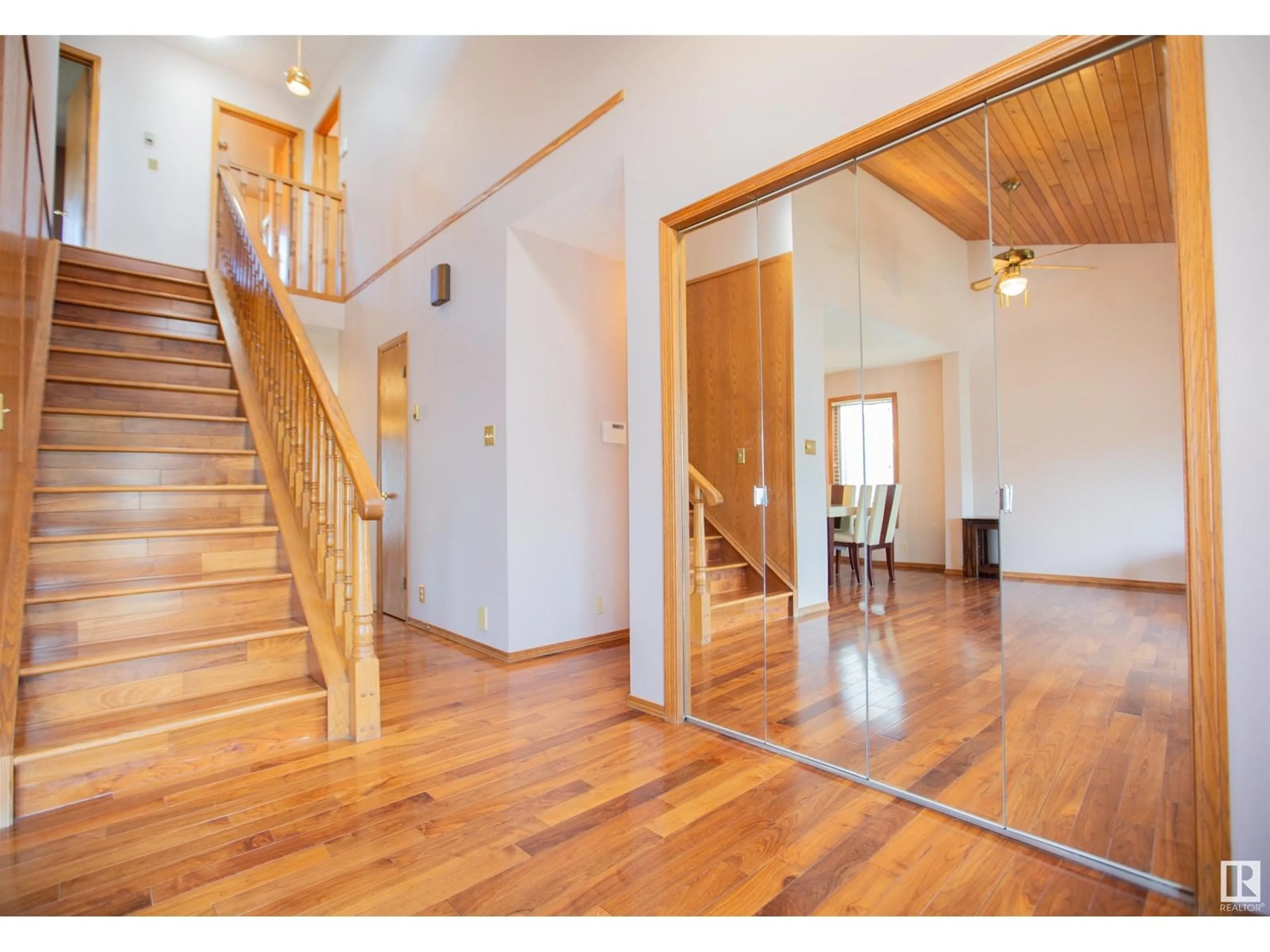 Indoor foyer for NW - 9915 154 AV, Edmonton Alberta T5X5R2