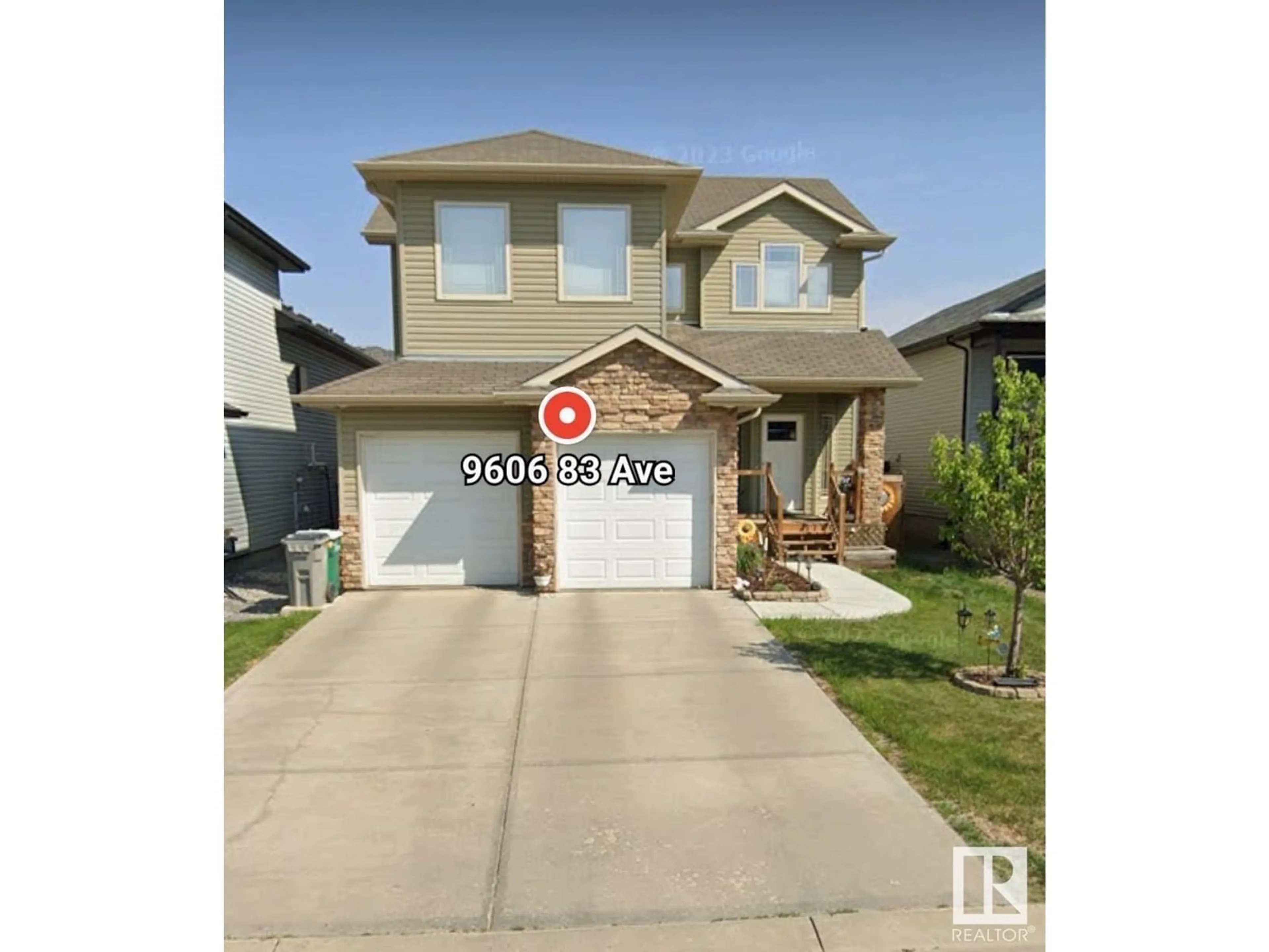 Home with vinyl exterior material, street for 9606 83 AVE, Morinville Alberta T8R0A6