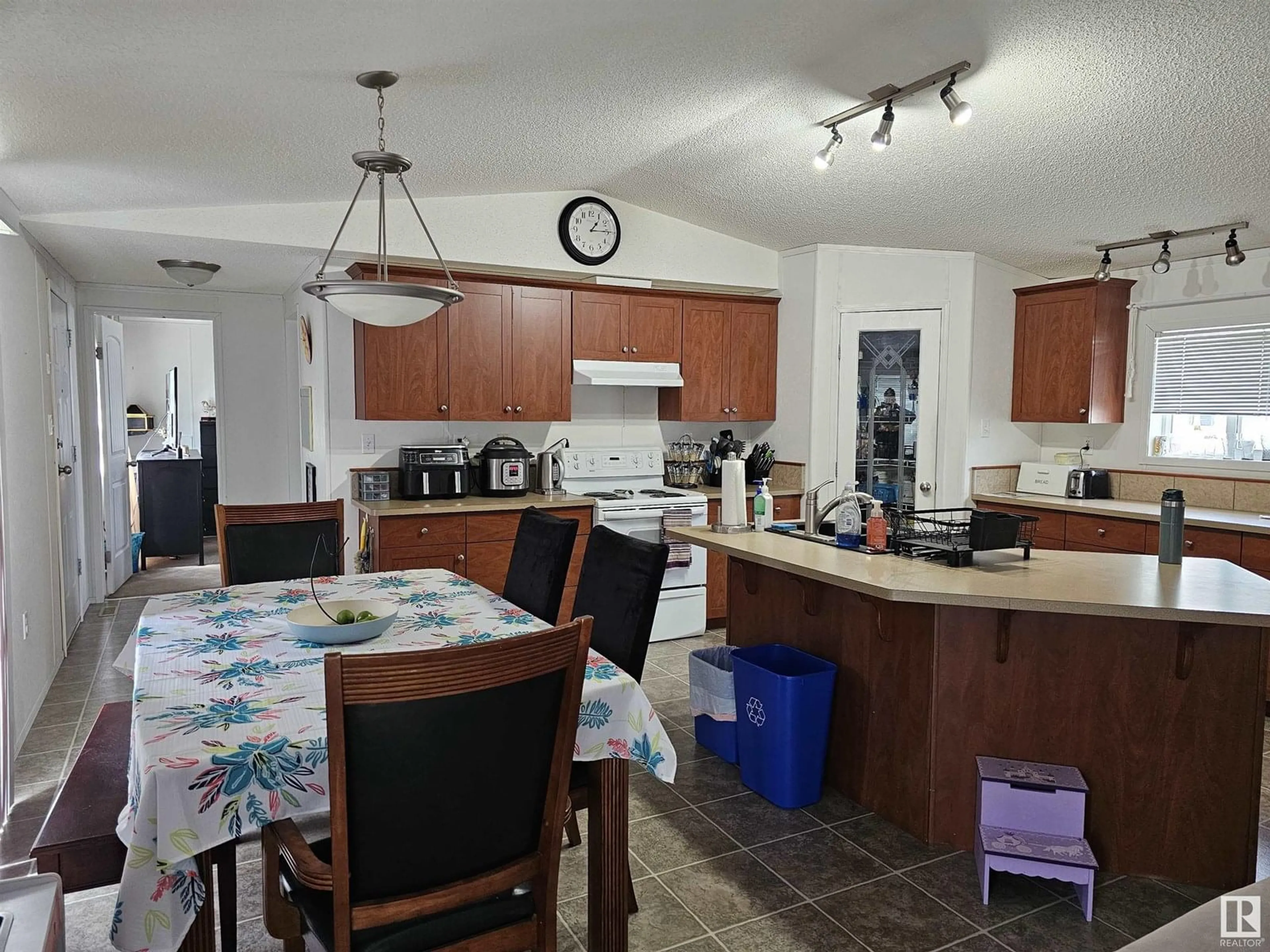 Open concept kitchen, unknown for 53222 - 1531 RR272, Rural Parkland County Alberta T7X4M4
