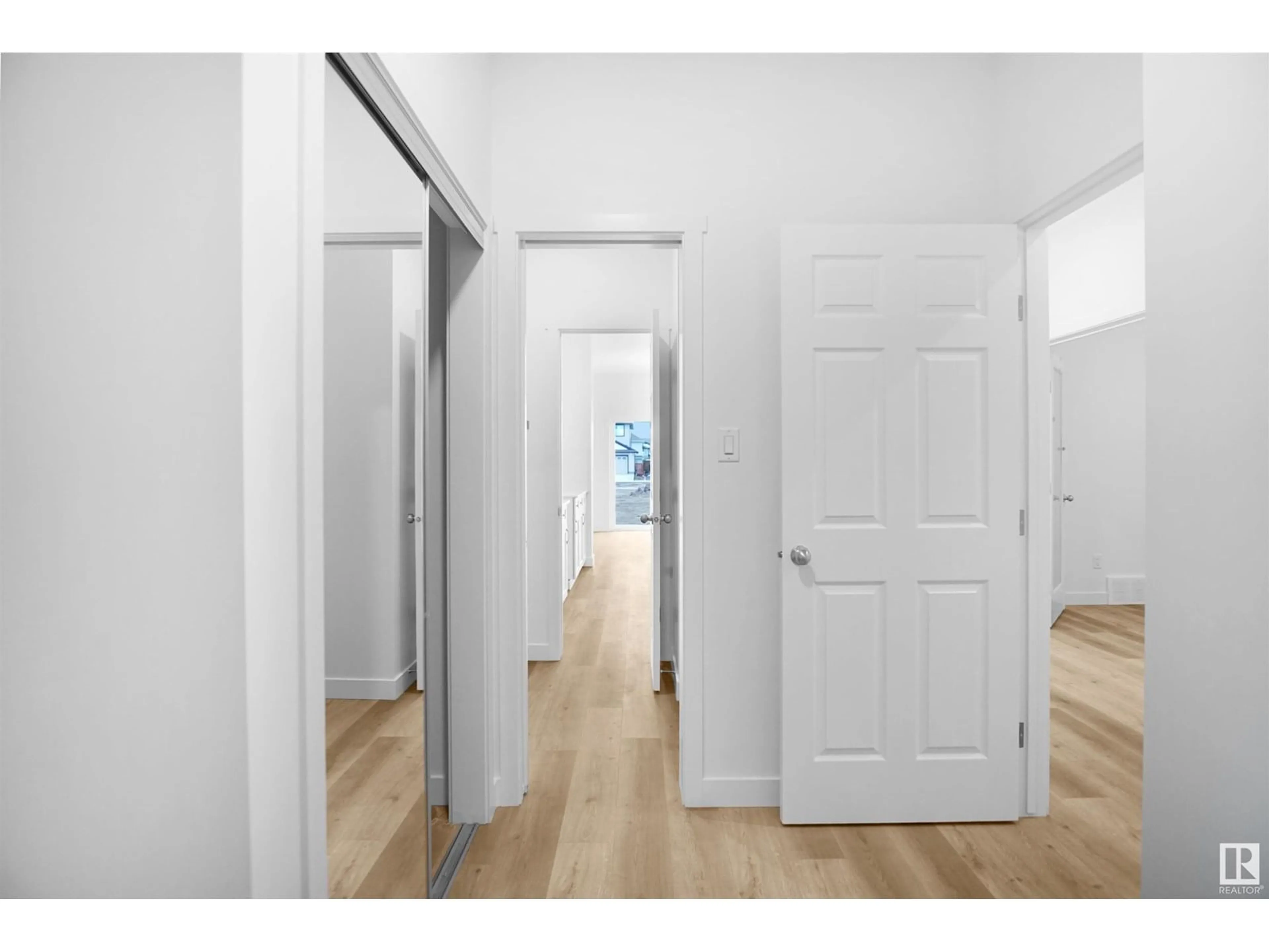 Indoor entryway for 4 ELIS LI, Spruce Grove Alberta T7X0Z3