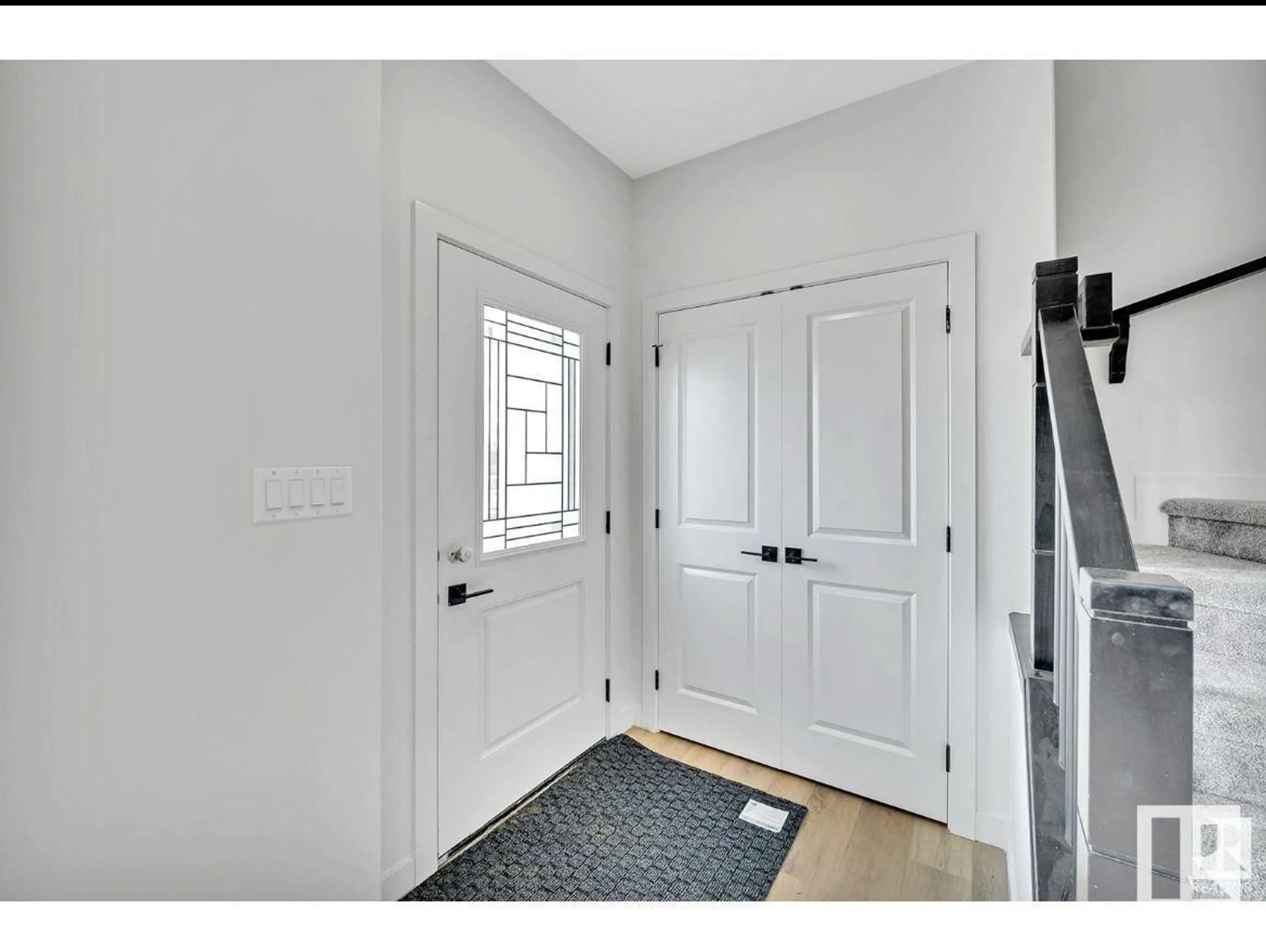 Indoor entryway for 428 CRYSAL CREEK LI, Leduc Alberta T9E1N3