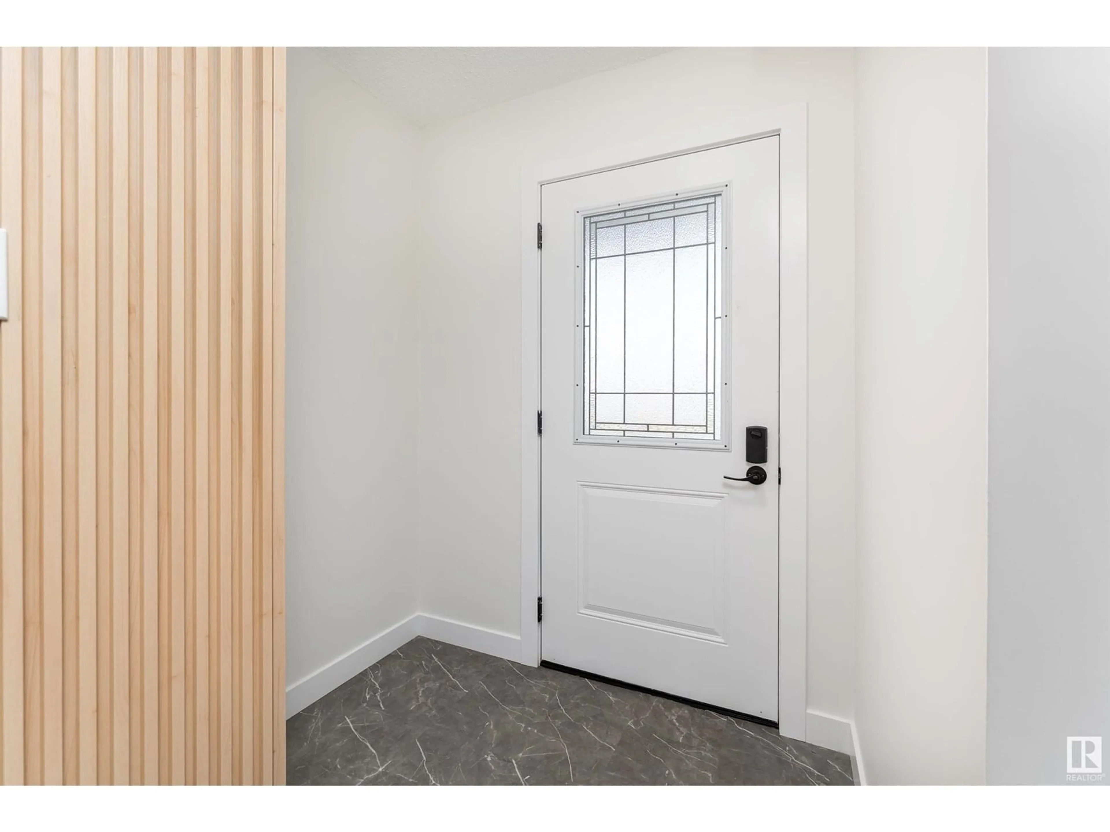 Indoor entryway for NW - 14011 95 ST, Edmonton Alberta T5E3Y6