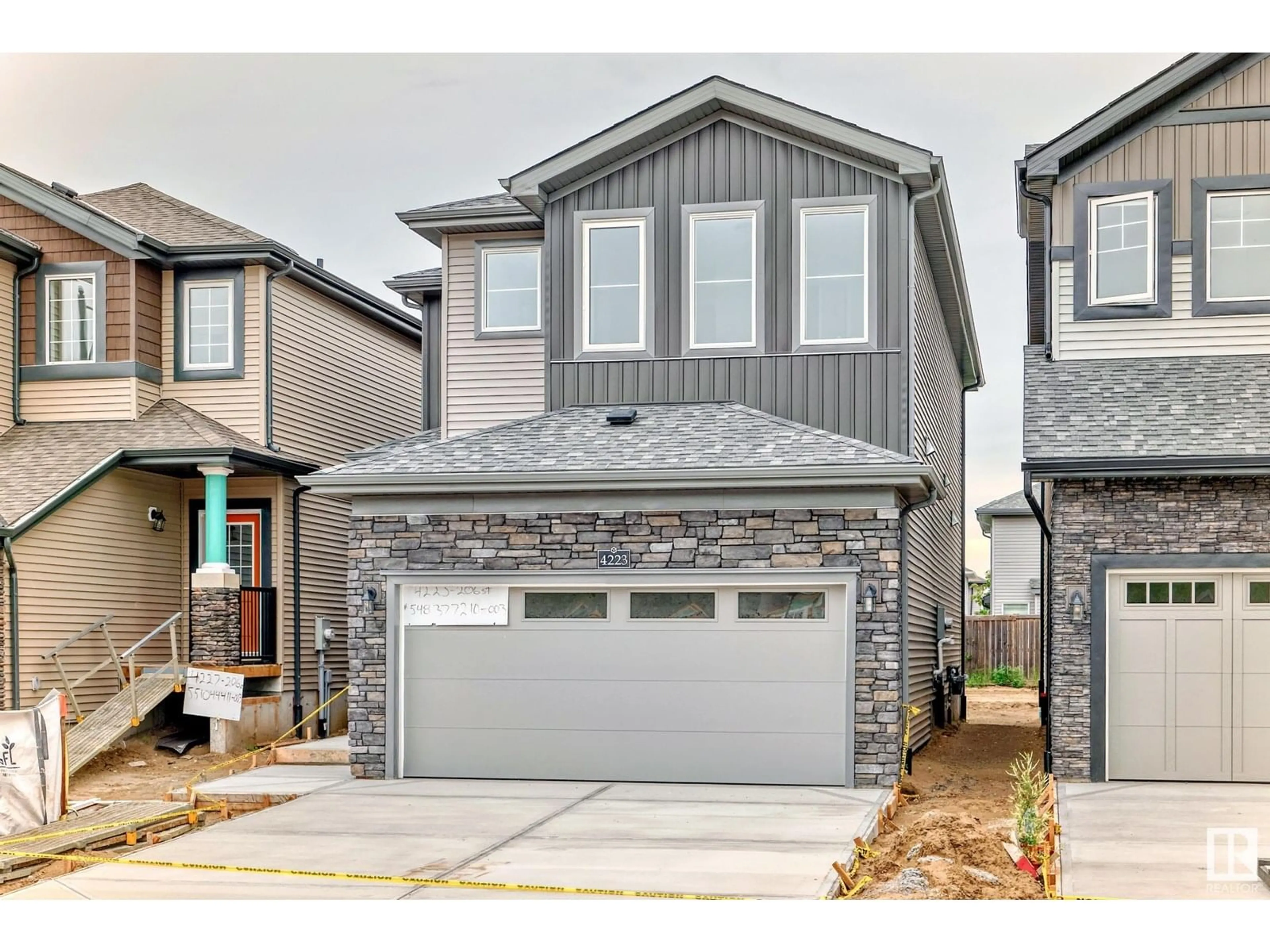 Unknown for NW - 4223 206 ST, Edmonton Alberta T6M3E3
