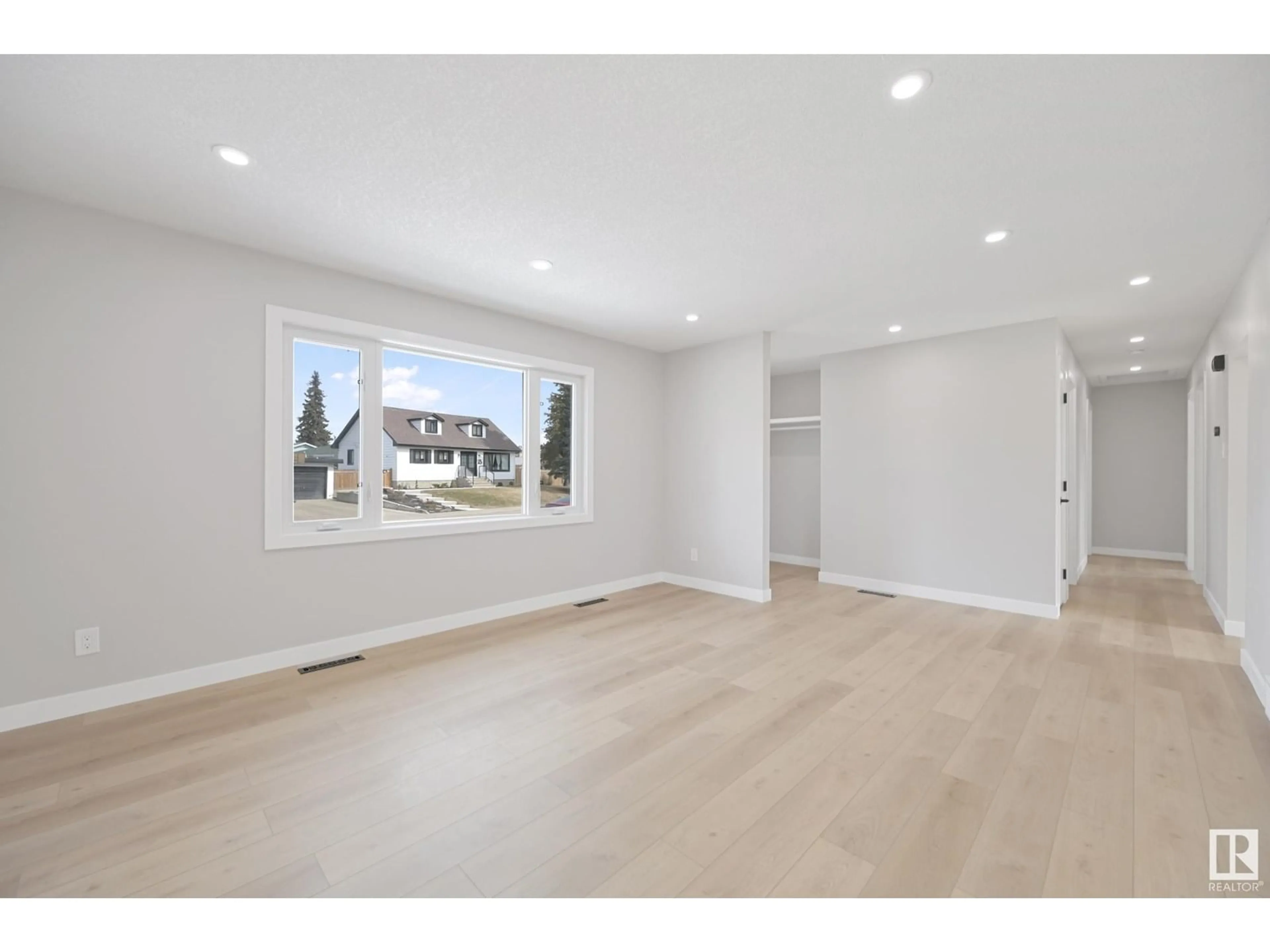 A pic of a room for 15705 86 AV NW, Edmonton Alberta T5R4C5