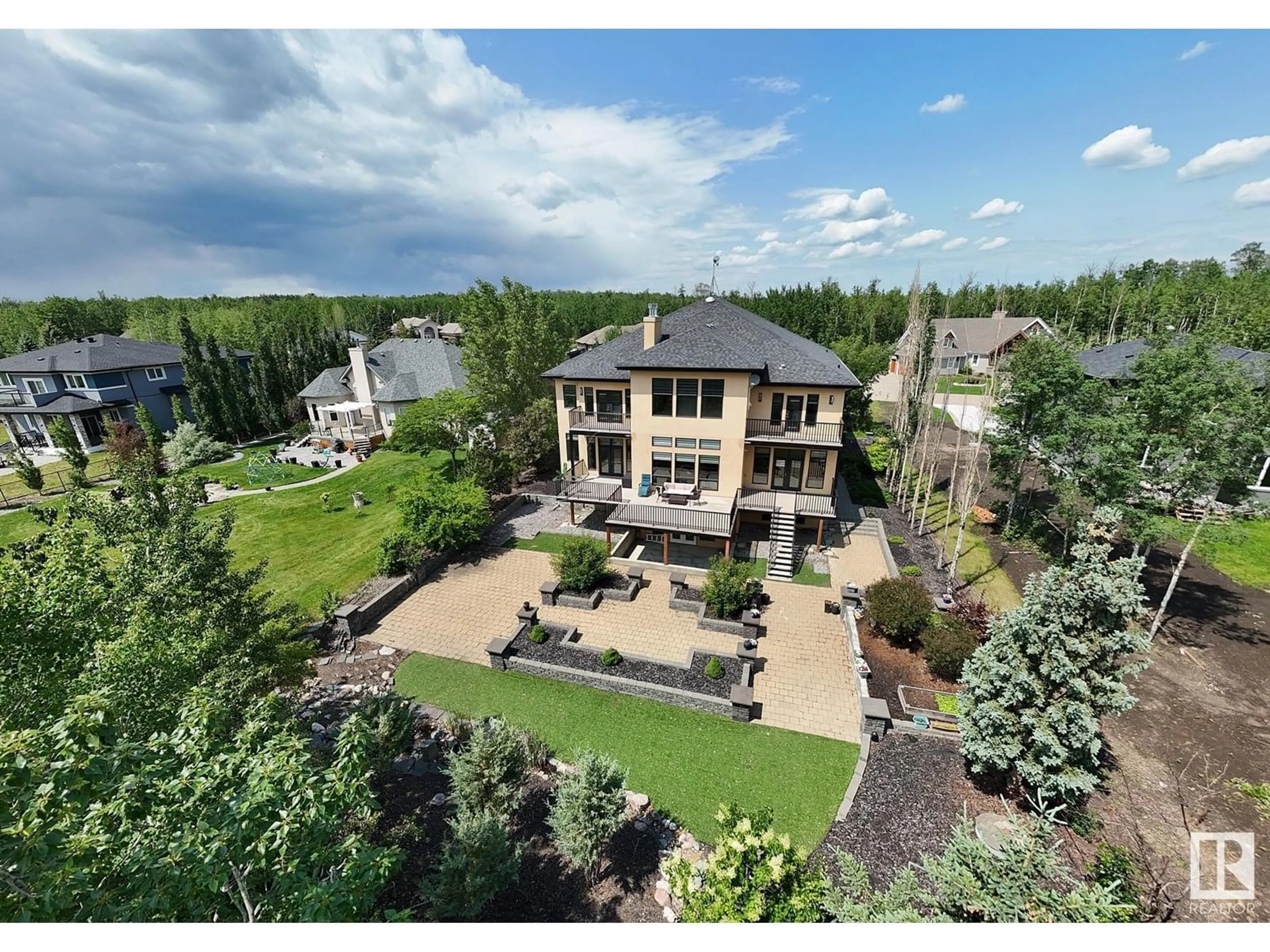 A pic from outside/outdoor area/front of a property/back of a property/a pic from drone, unknown for 51025 - 36 RGE ROAD 222, Rural Strathcona County Alberta T8C1J5