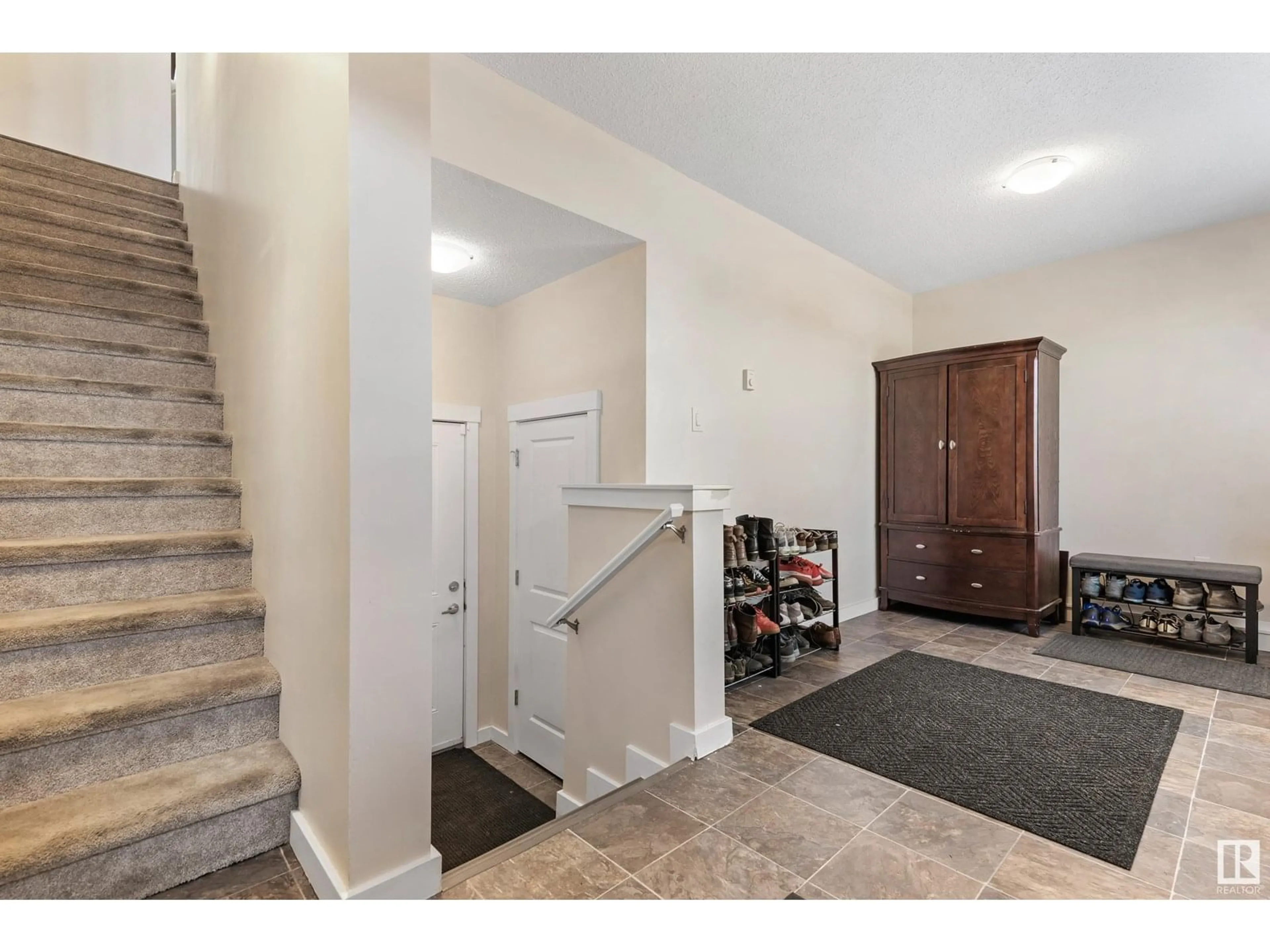 Indoor entryway for 903 - 43 CRYSTALLINA NERA WY, Edmonton Alberta T5Z0N6
