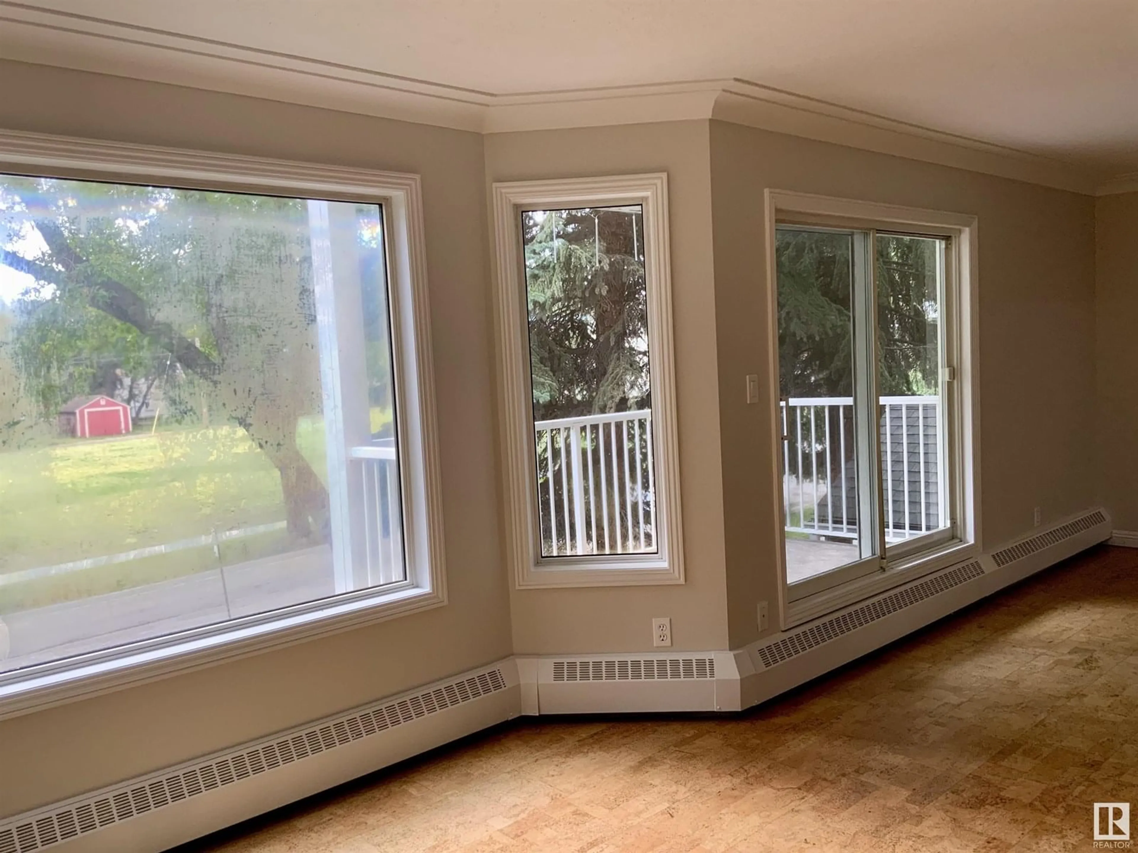 A pic of a room for 34 9914 80 AV NW, Edmonton Alberta T6E6L6