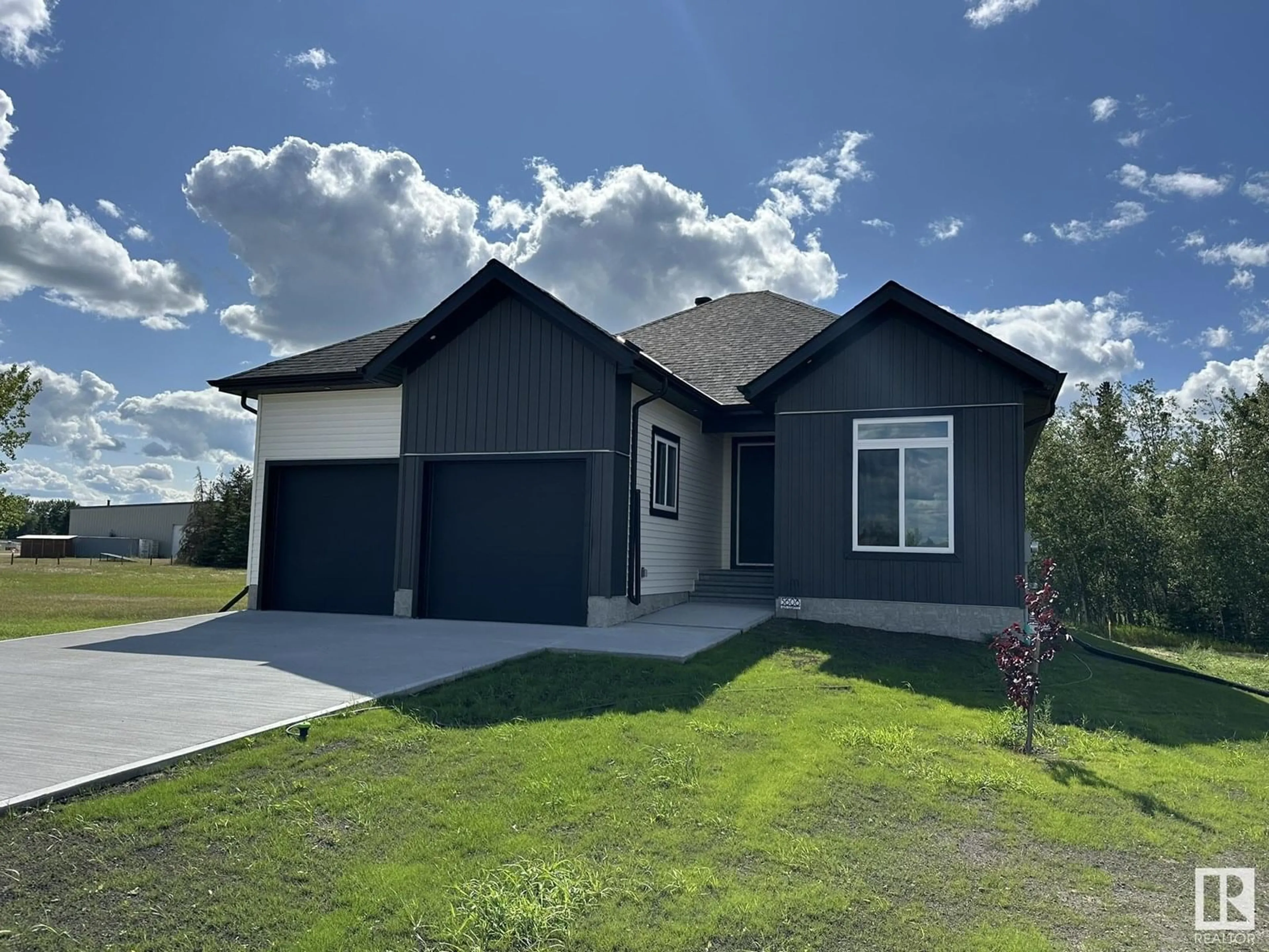 Home with vinyl exterior material, street for 5608 46 ST, Smoky Lake Town Alberta T0A3C0