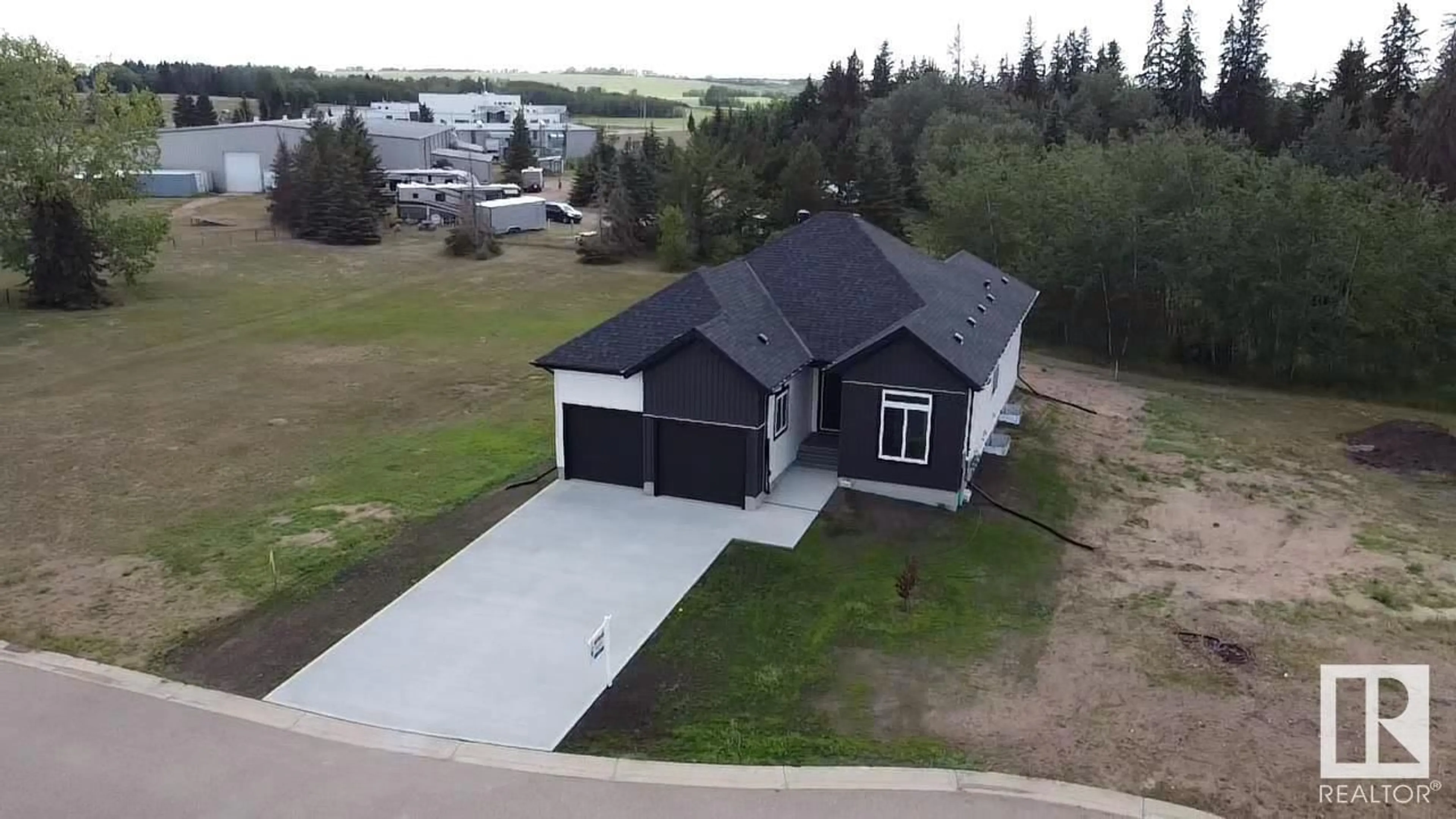 A pic from outside/outdoor area/front of a property/back of a property/a pic from drone, unknown for 5608 46 ST, Smoky Lake Town Alberta T0A3C0