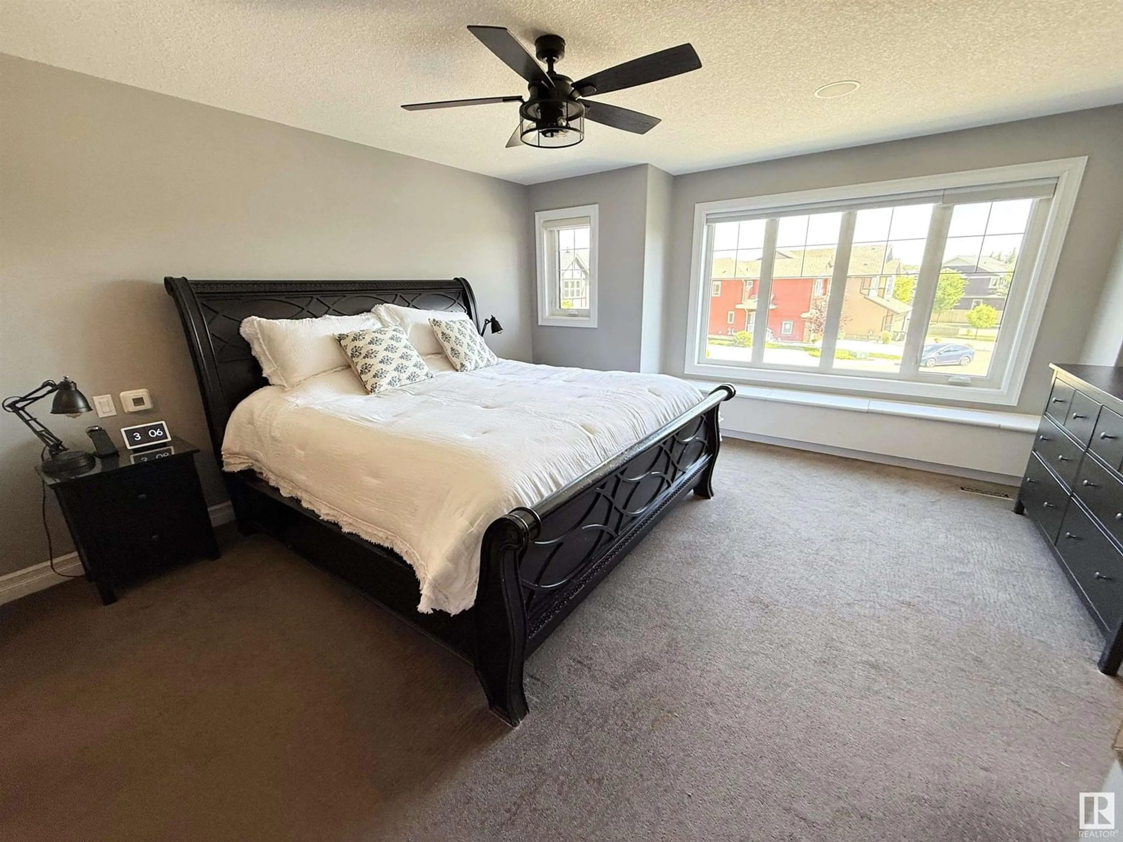 A pic of a room for 5616 EDWORTHY CO NW, Edmonton Alberta T6M0N7