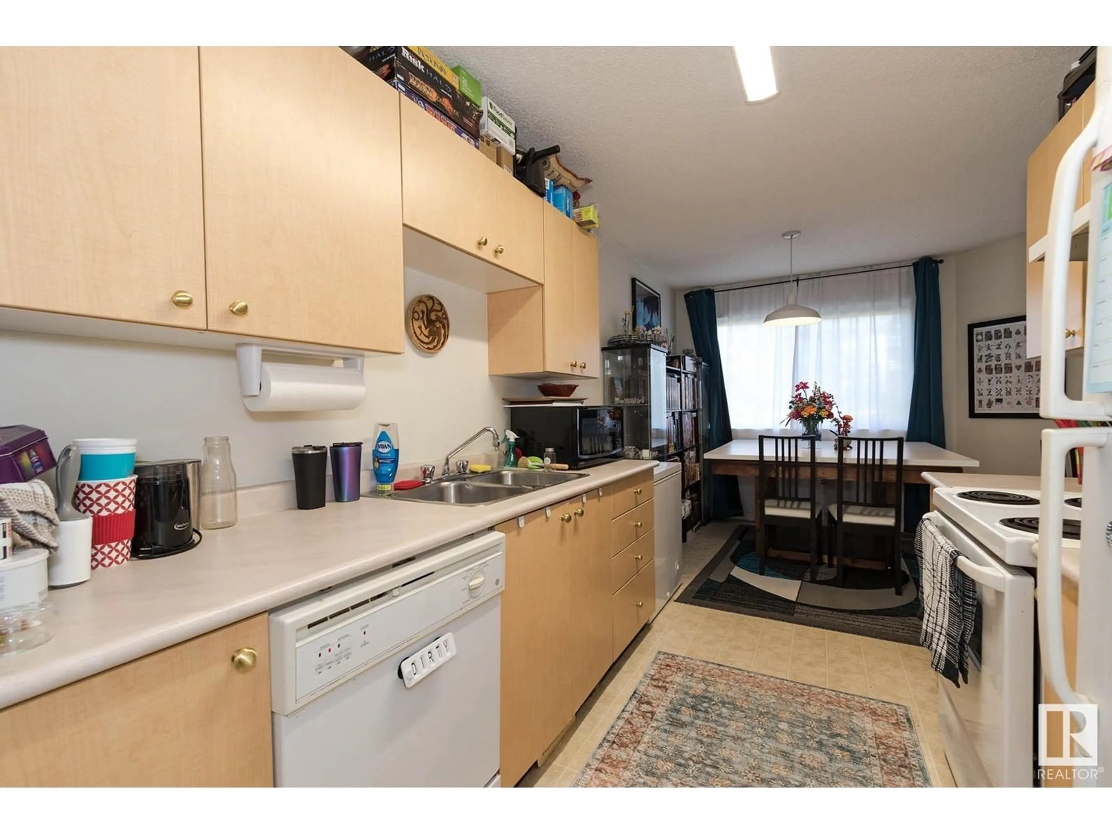 Standard kitchen, unknown for #201 - 620 KING ST, Spruce Grove Alberta T7X4K1