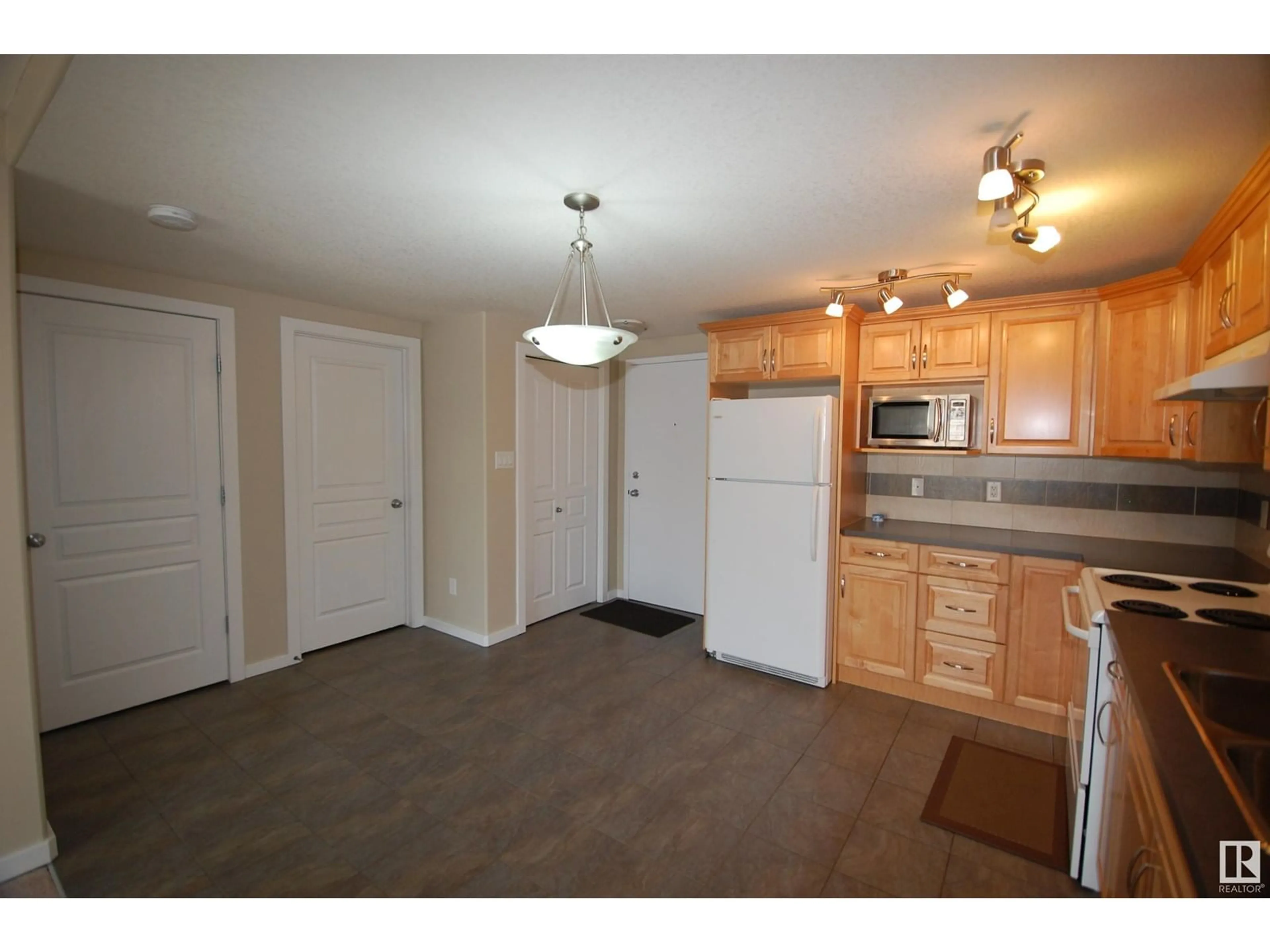 Standard kitchen, unknown for #102 - 11827 105 ST NW, Edmonton Alberta T5G2N1