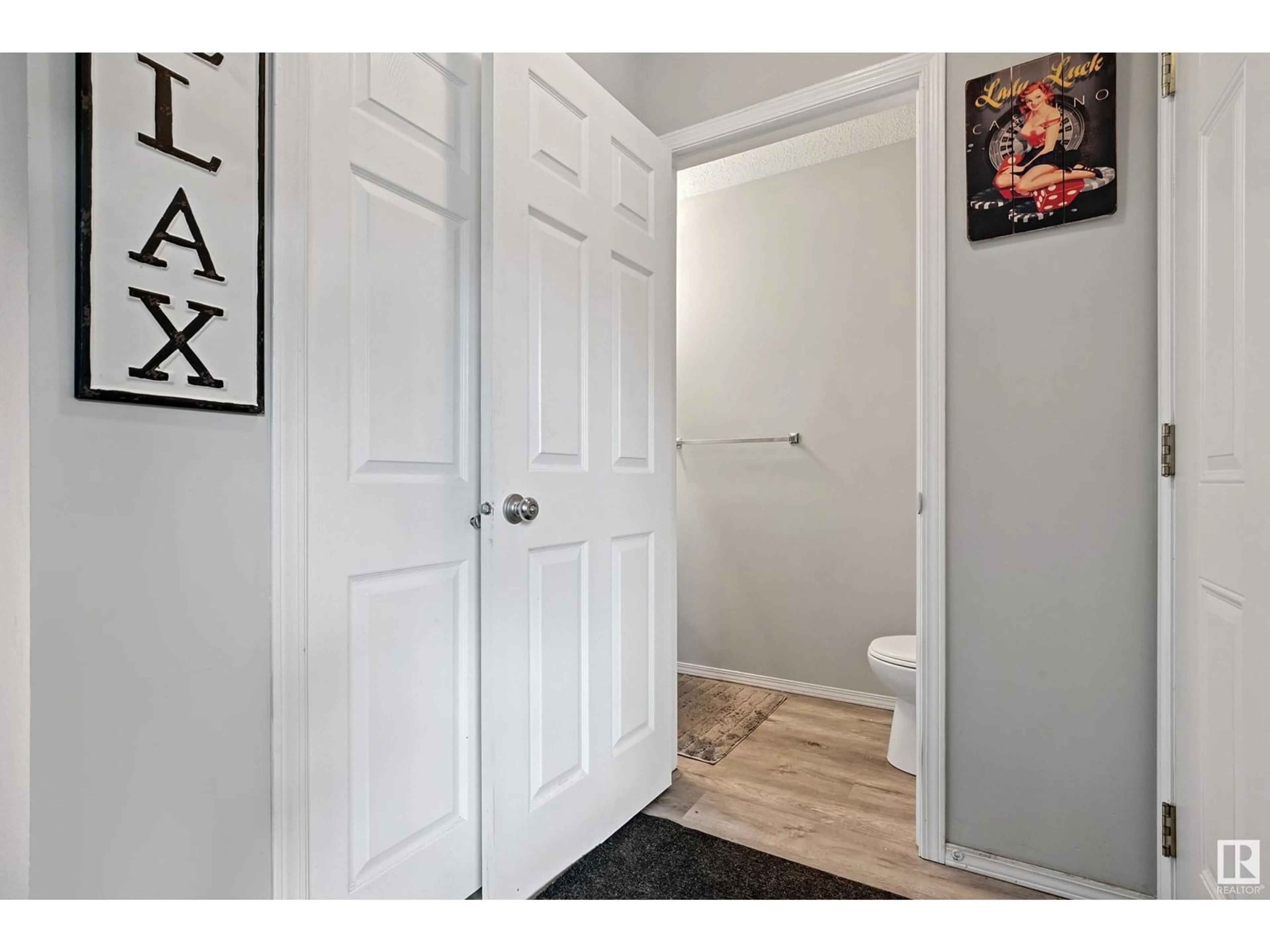 Indoor entryway for 42 - 10909 106 ST NW, Edmonton Alberta T5H4M7