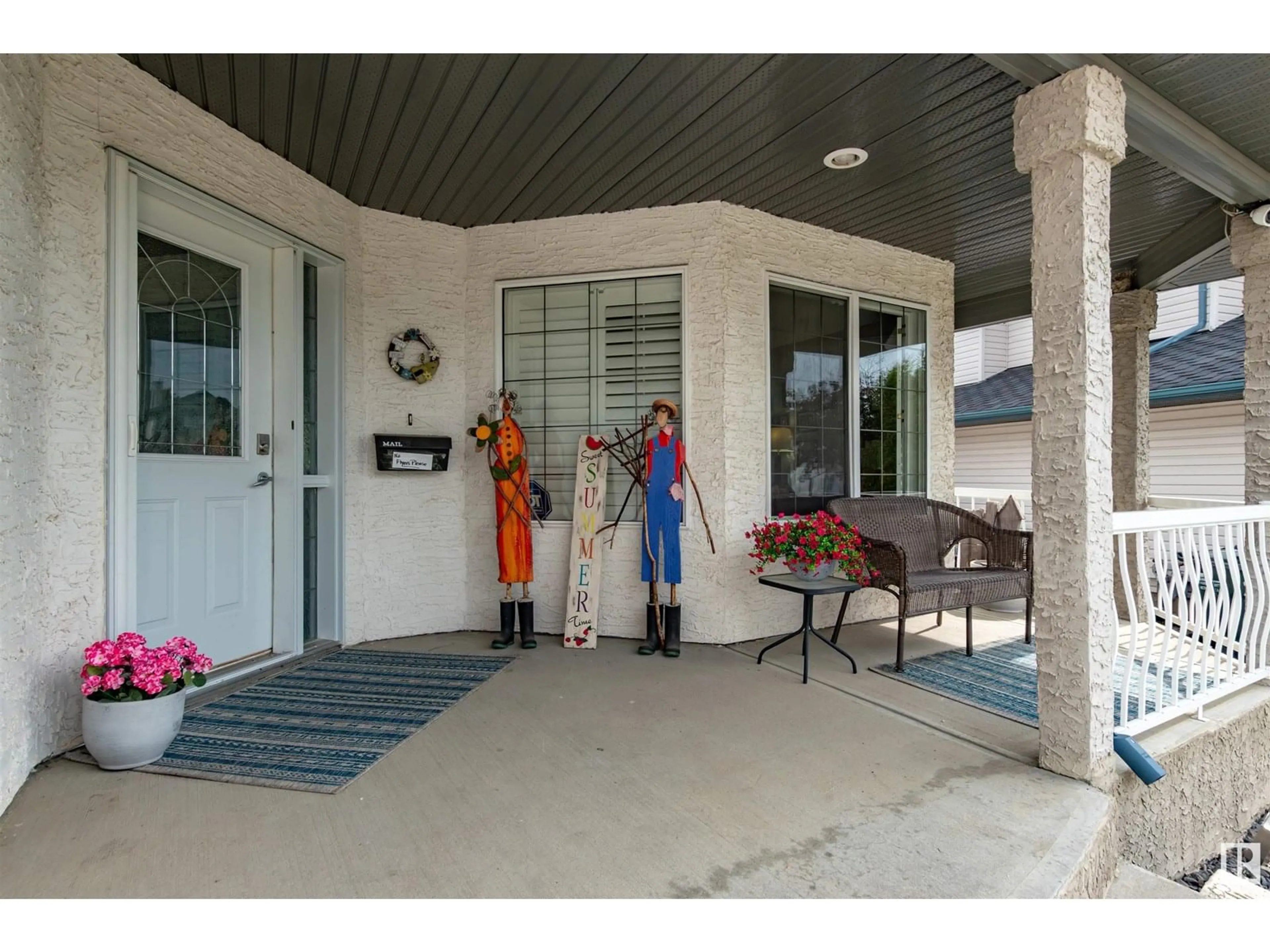 Indoor entryway for 431 NORWAY CR, Sherwood Park Alberta T8A5Z4