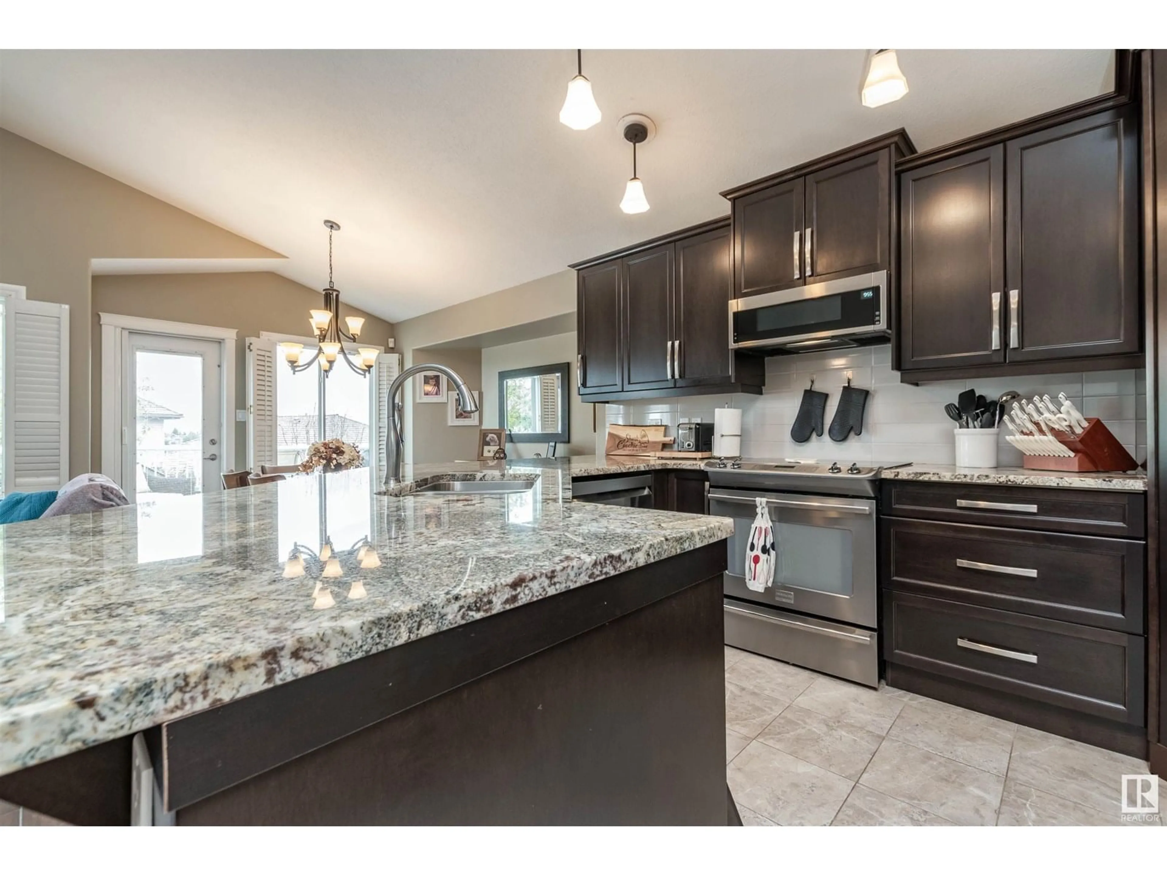 Open concept kitchen, ceramic/tile floor for 431 NORWAY CR, Sherwood Park Alberta T8A5Z4